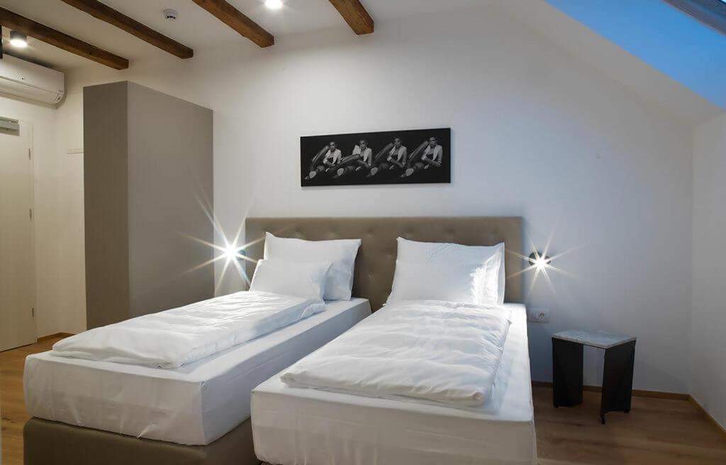 Double Room - Photo 1