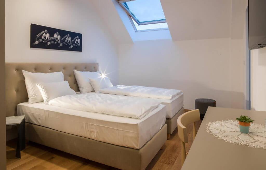 Double Room - Photo 4