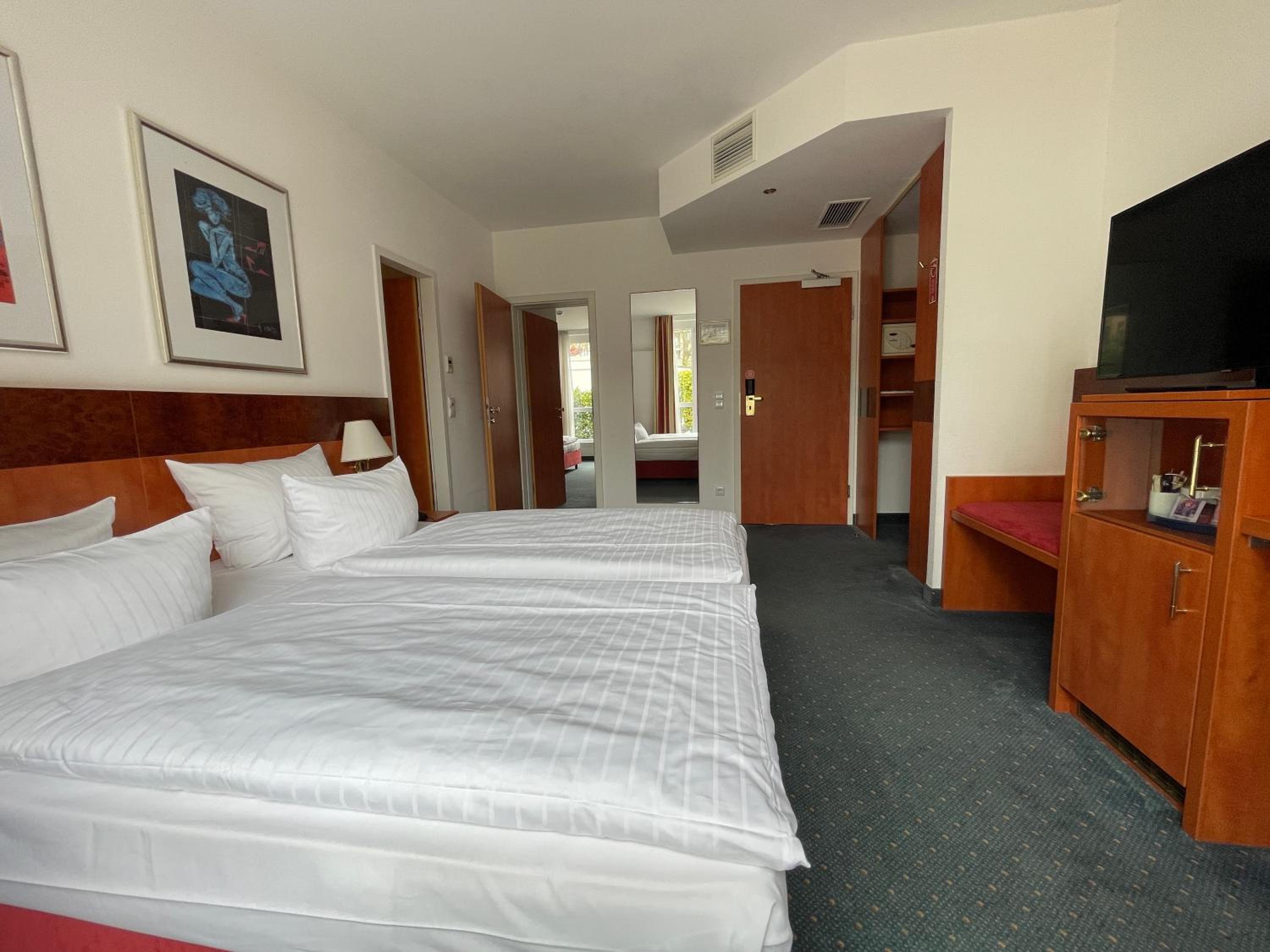 Classic Double Room - Photo 7