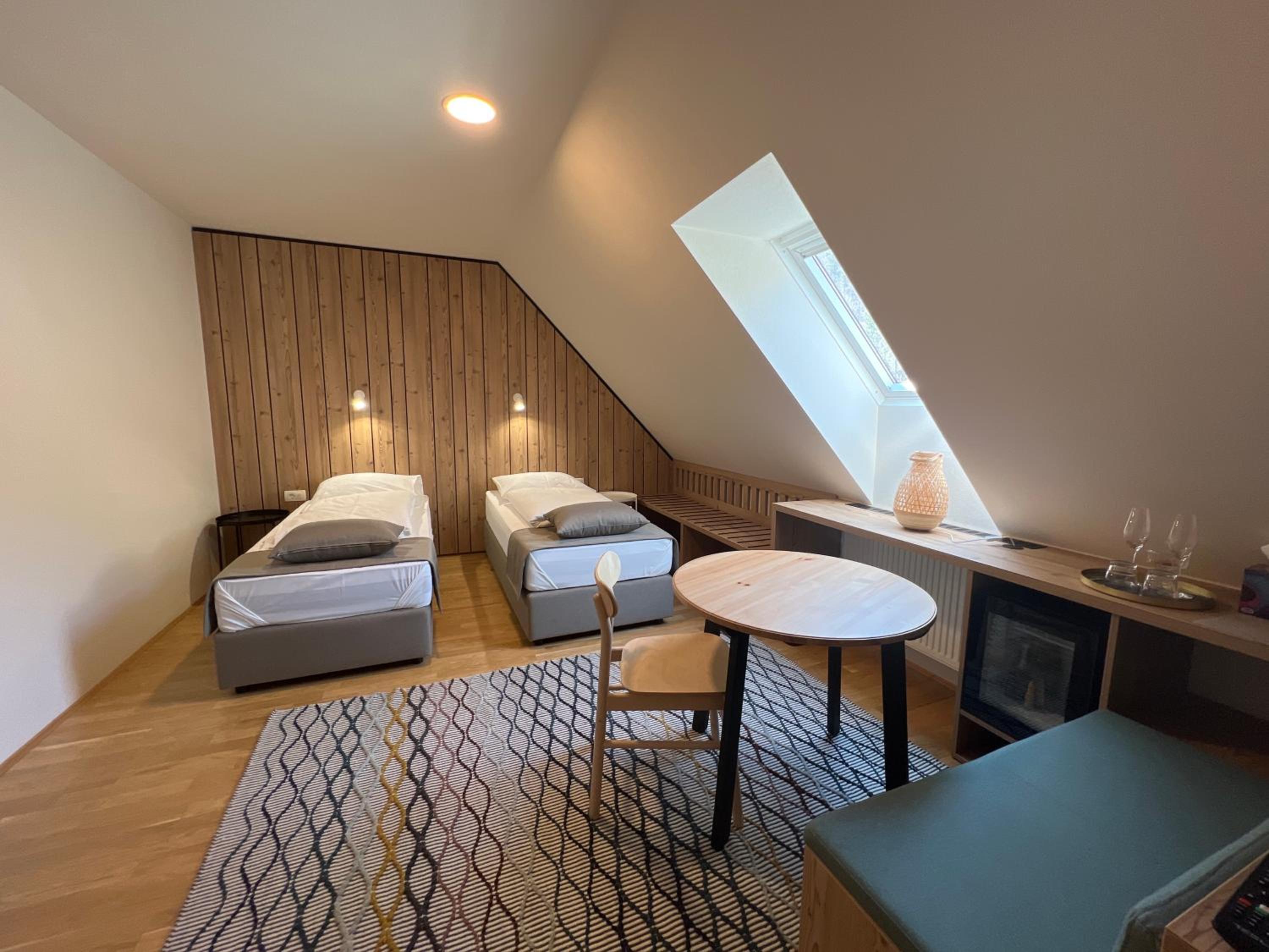 Large Double Room photo 1