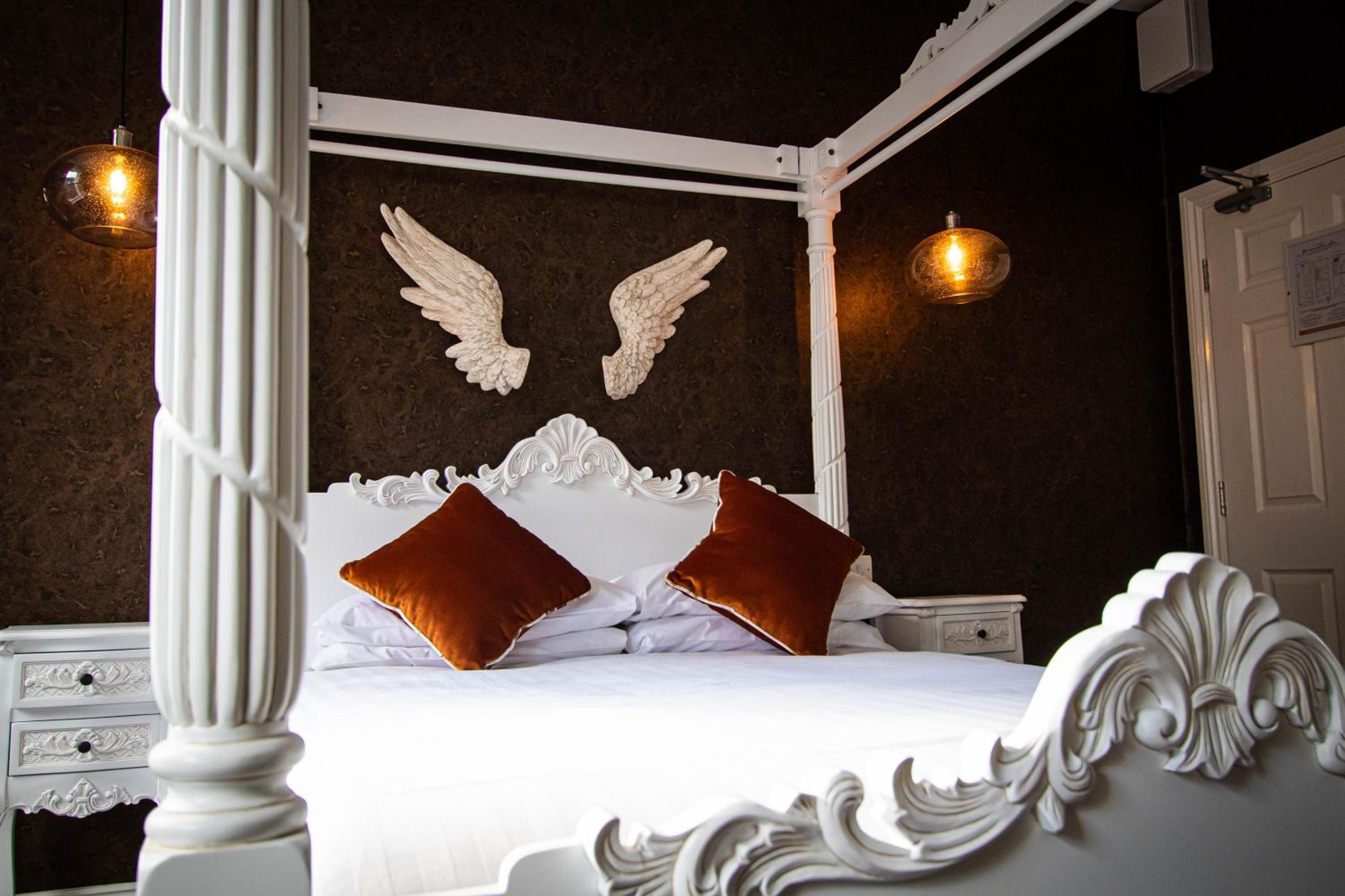 Superior King Room - Photo 18
