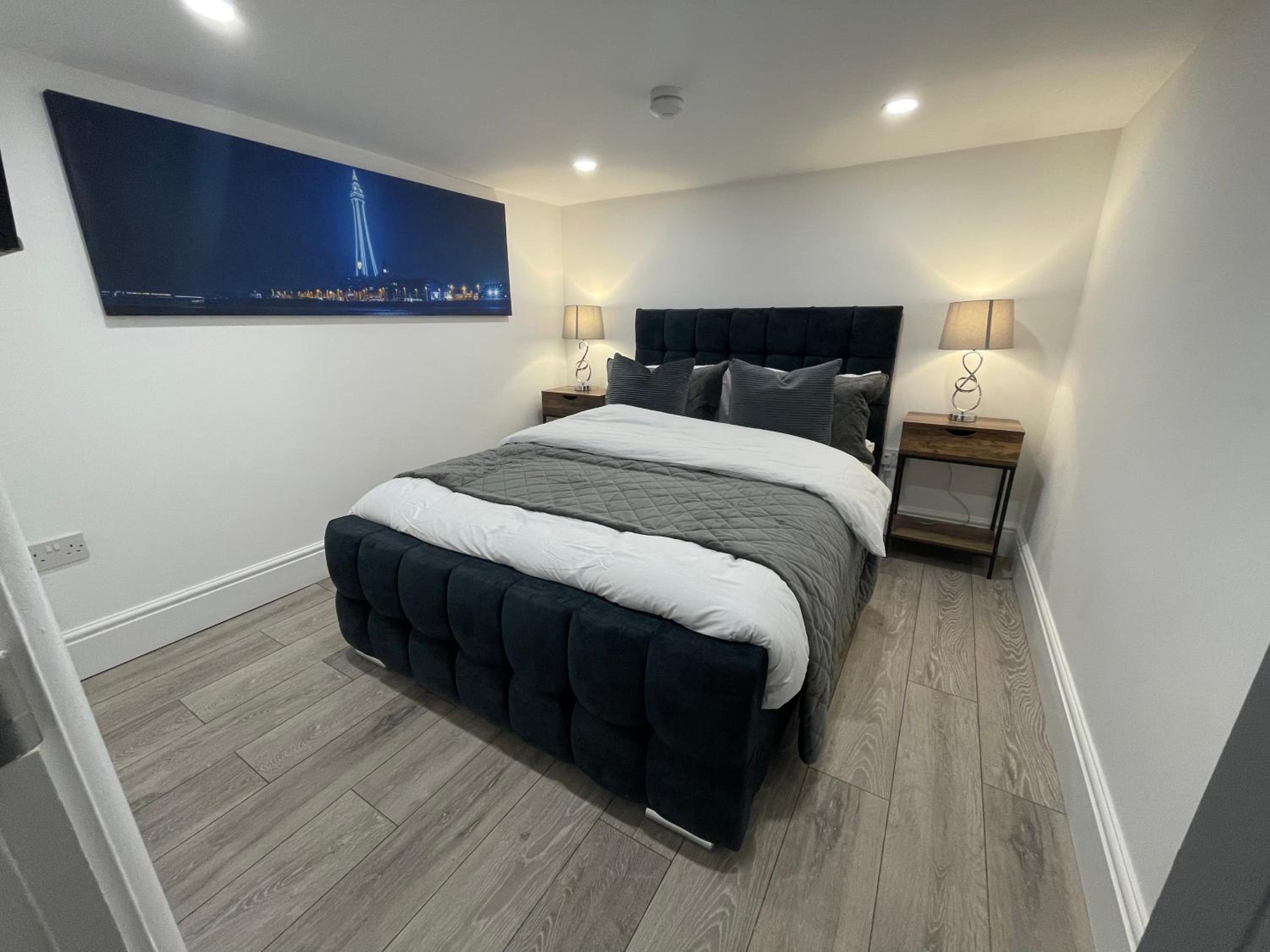 Basement Suite With Spa Bath (Height Restriction 5'10) - Photo 28