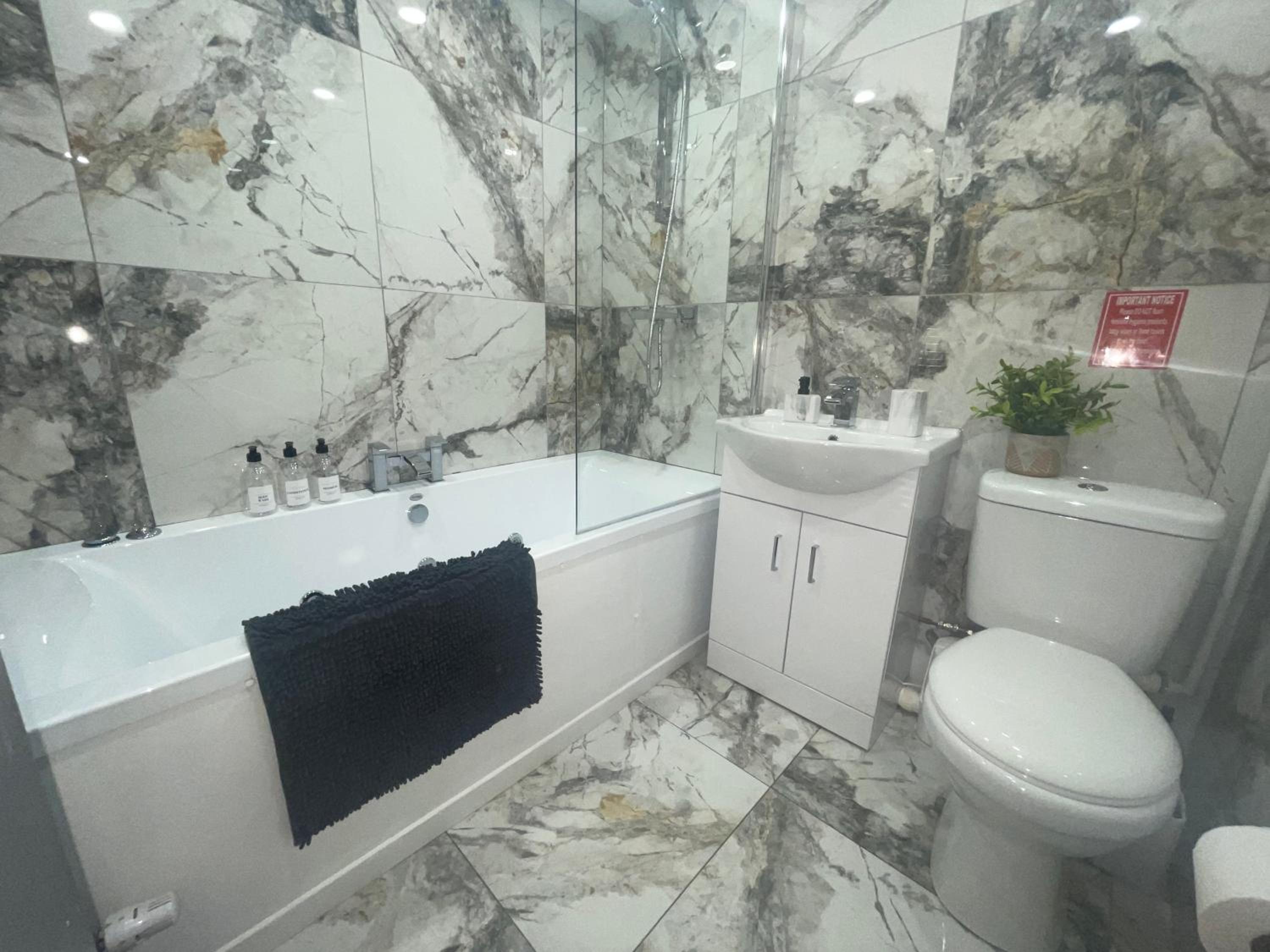 Basement Suite With Spa Bath (Height Restriction 5'10) - Photo 20