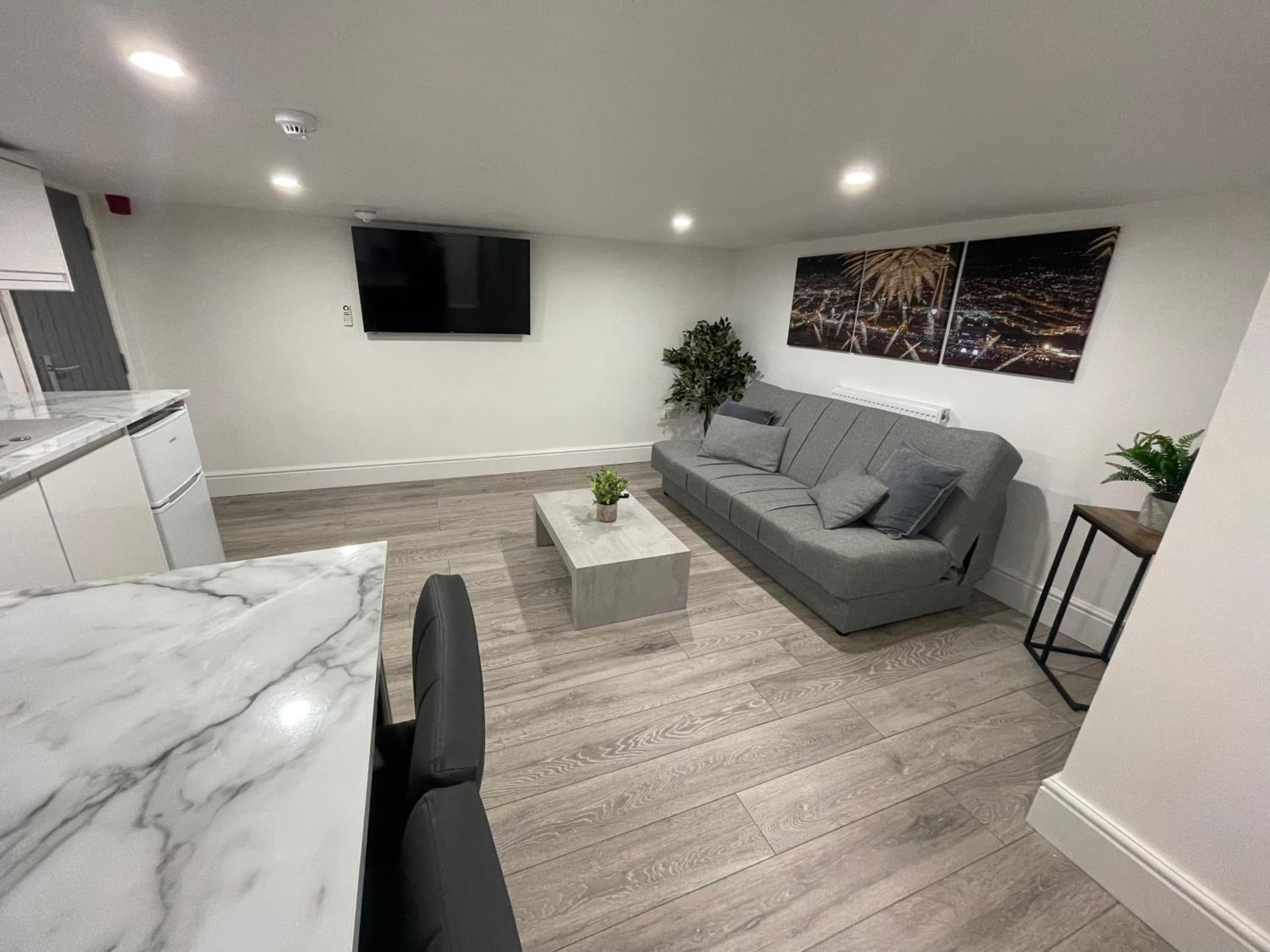 Basement Suite With Spa Bath (Height Restriction 5'10) - Photo 1