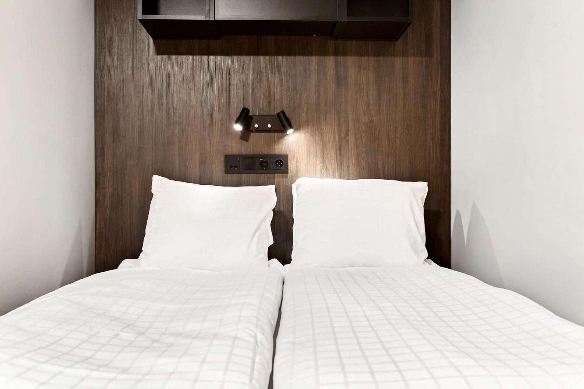 Standard Twin Room - no window - Photo 4