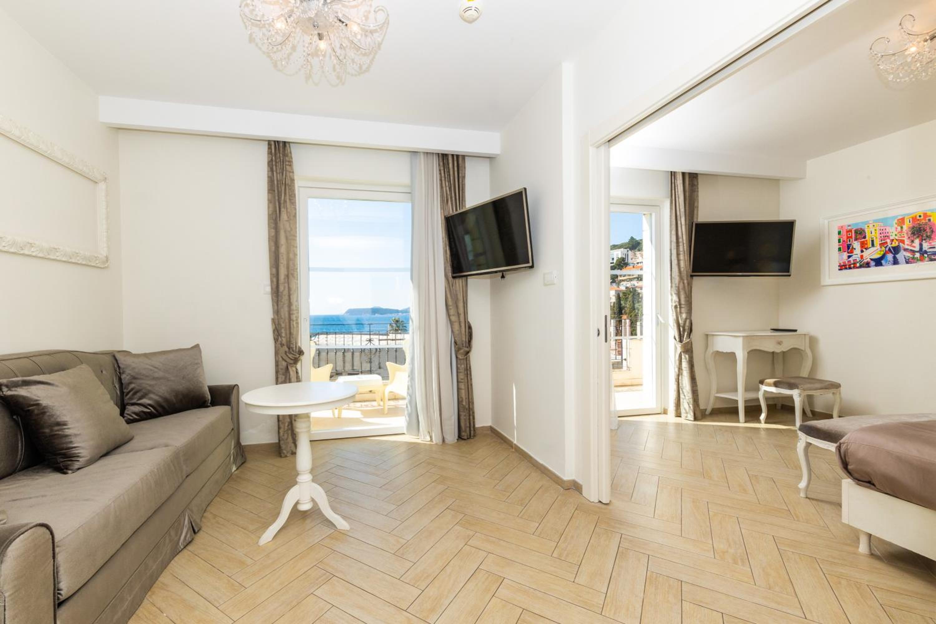 Junior Suite with Balcony - Annex Villa