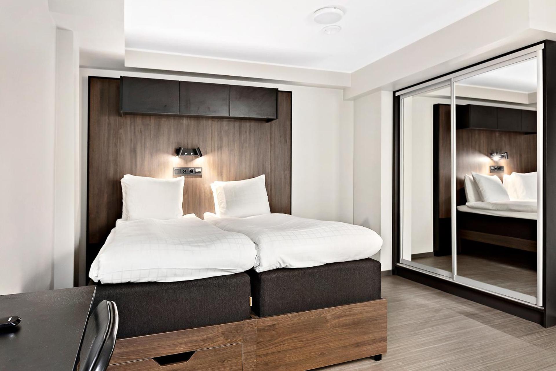 Standard Twin Room - no window - Photo 6