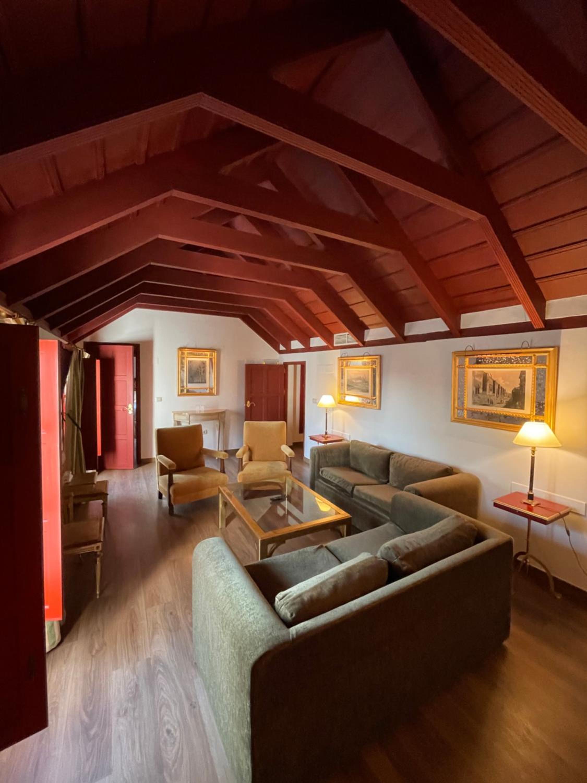 Junior Suite with views - Photo 5