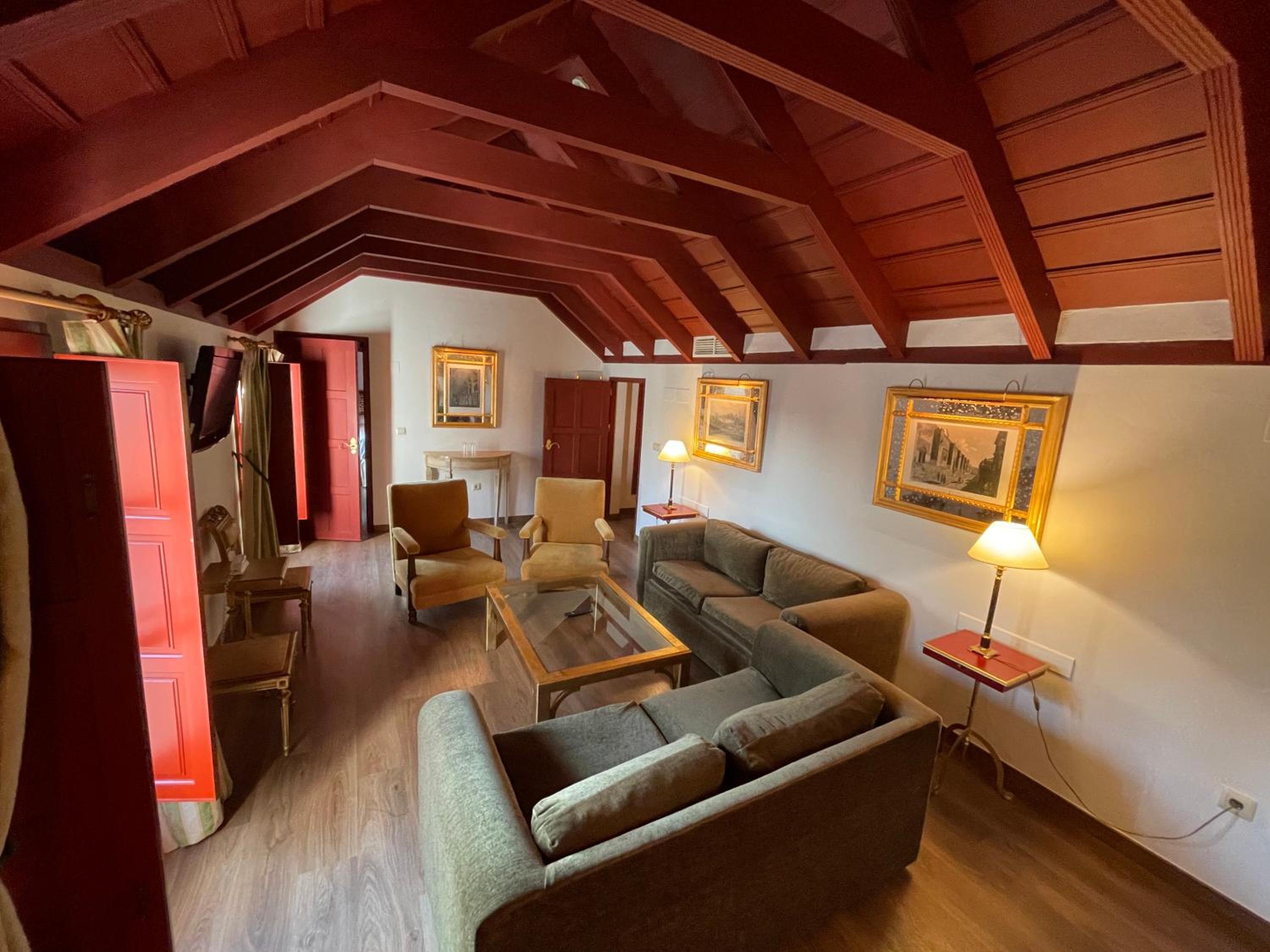 Junior Suite with views - Photo 6
