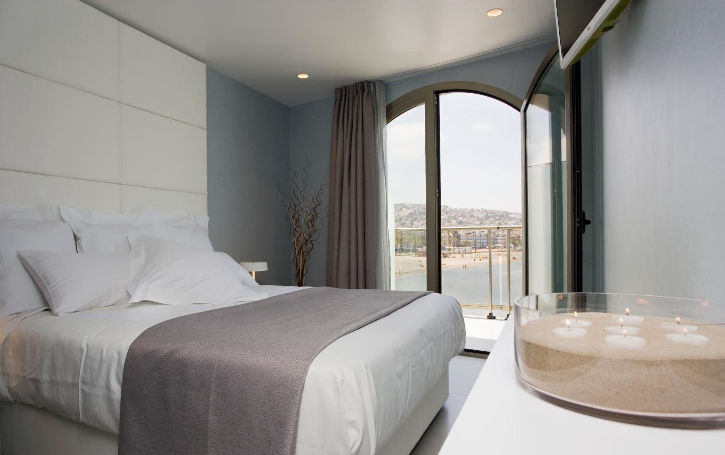 Double Room with Sea View - Photo 1