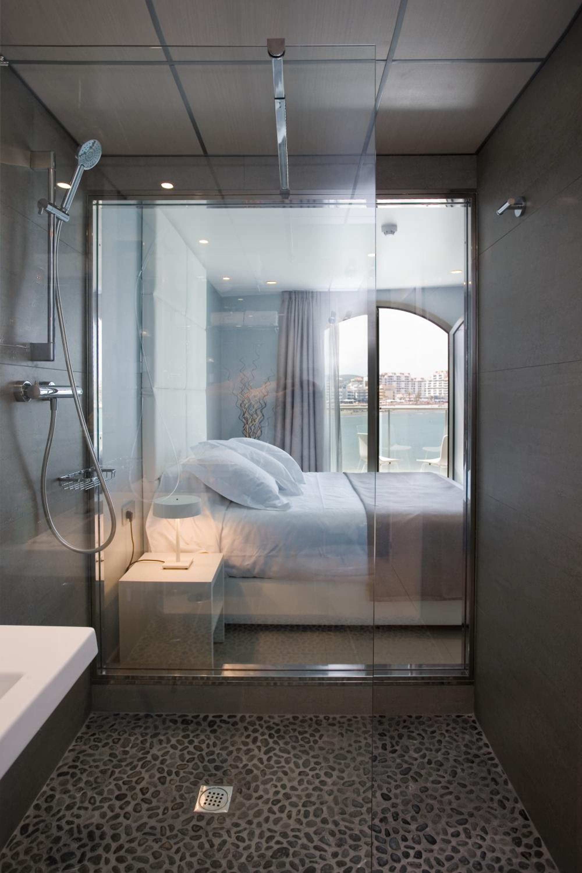 Double Room with Sea View - Photo 4