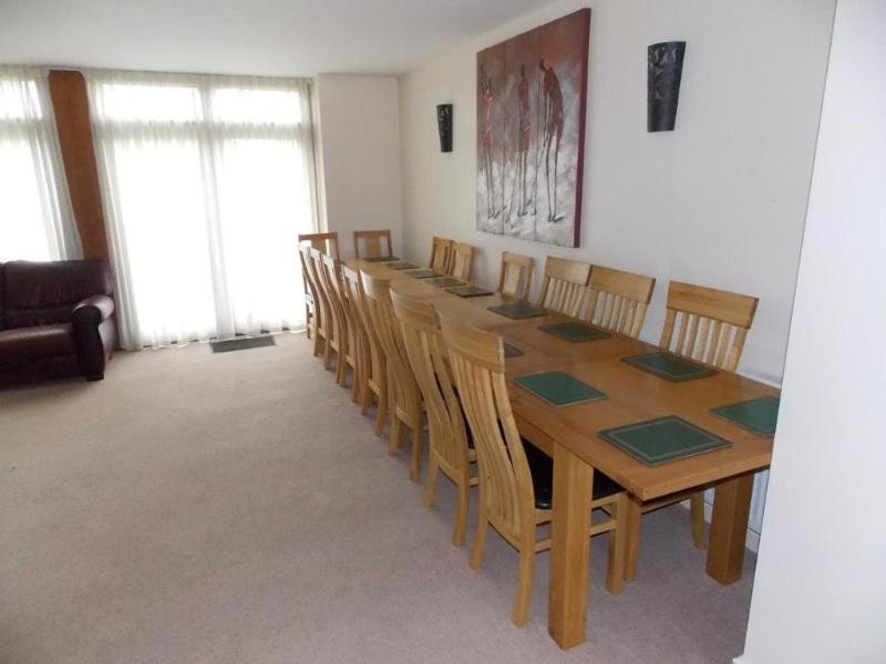 Seven-Bedroom House - Photo 12