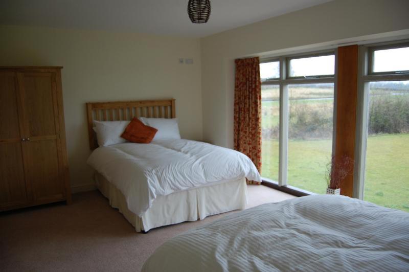 Seven-Bedroom House - Photo 14