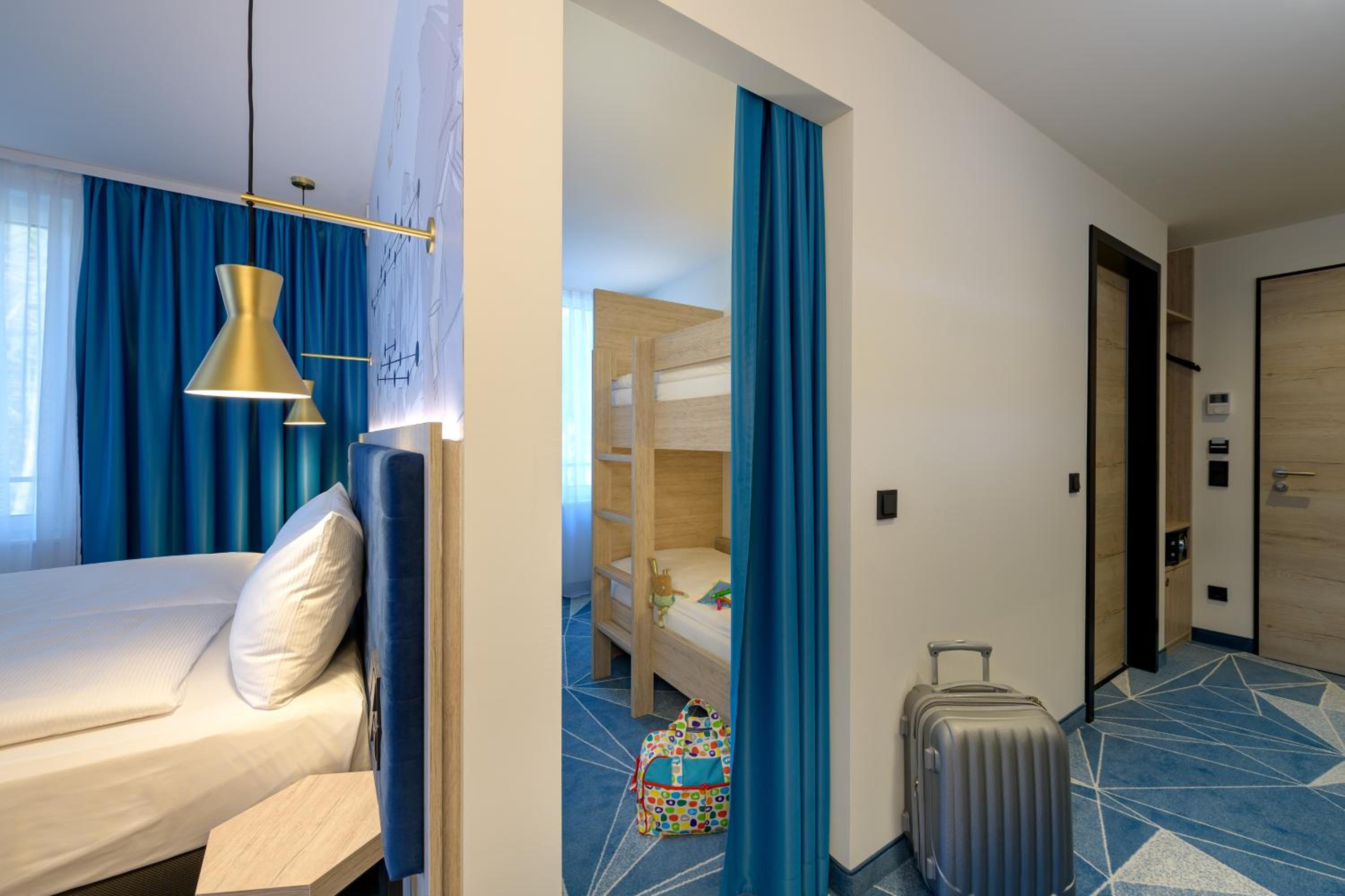 Family Room - Photo 7
