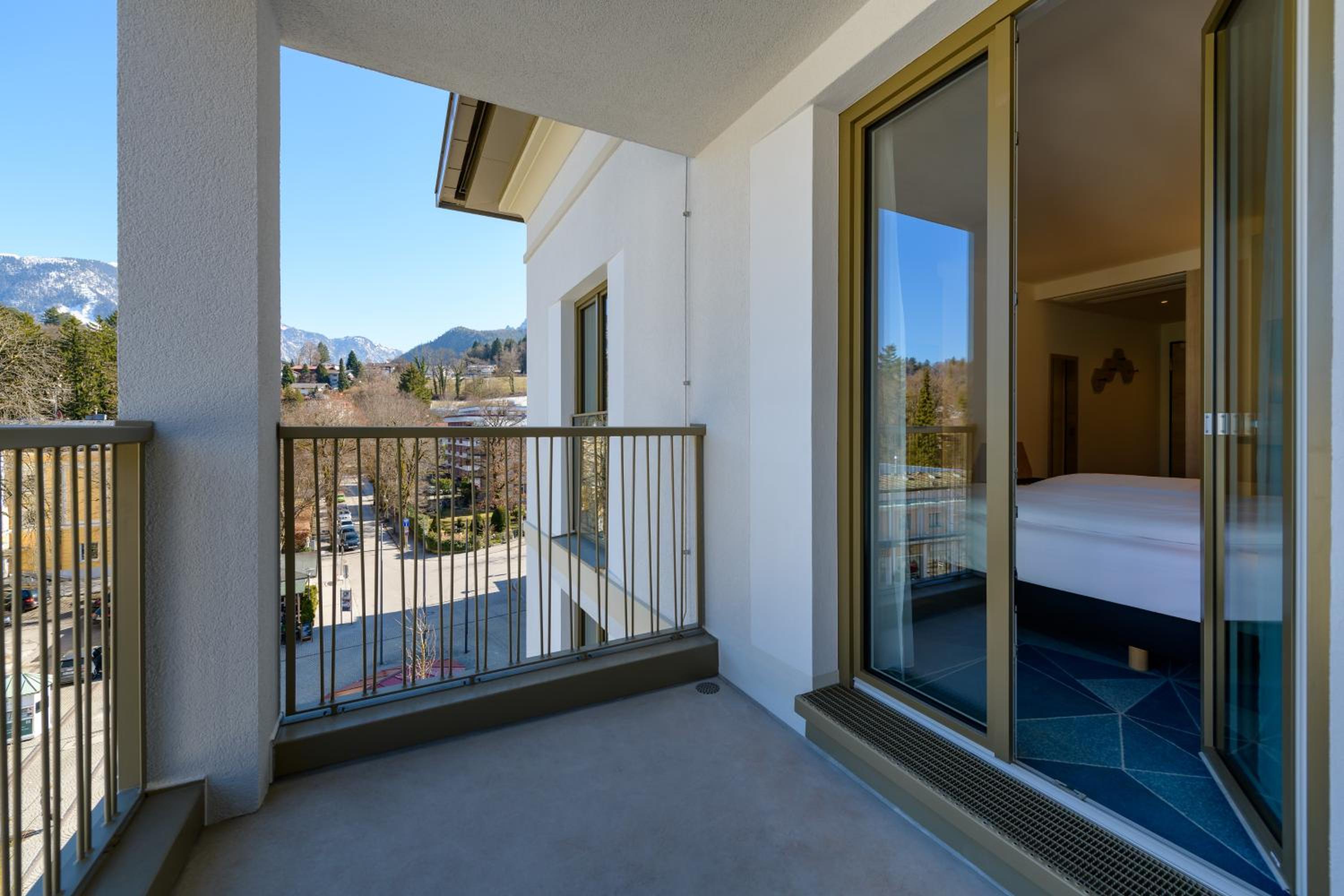 Comfort Twin Room with Balcony - Photo 2