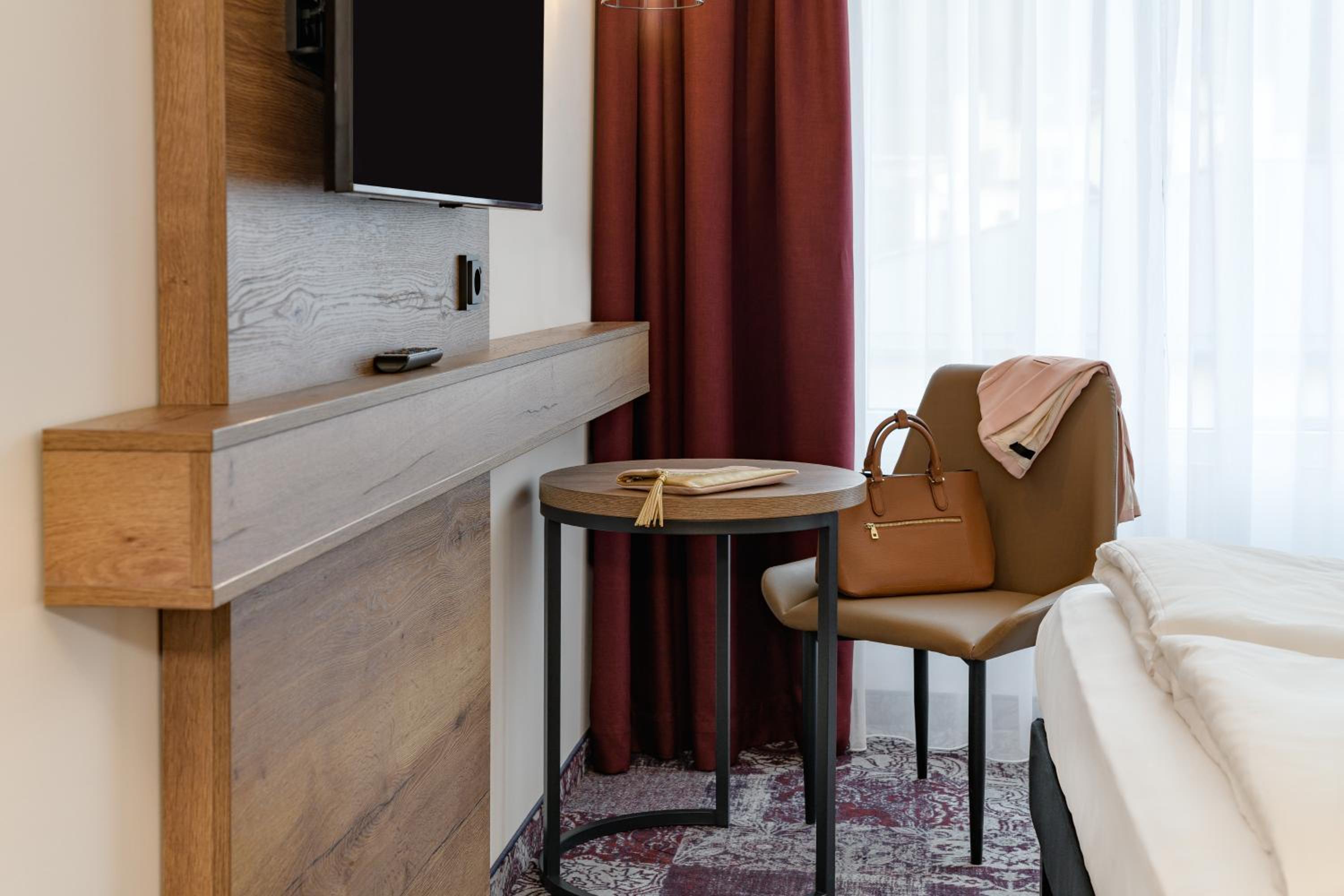 Modern Comfort Double Room - Photo 20