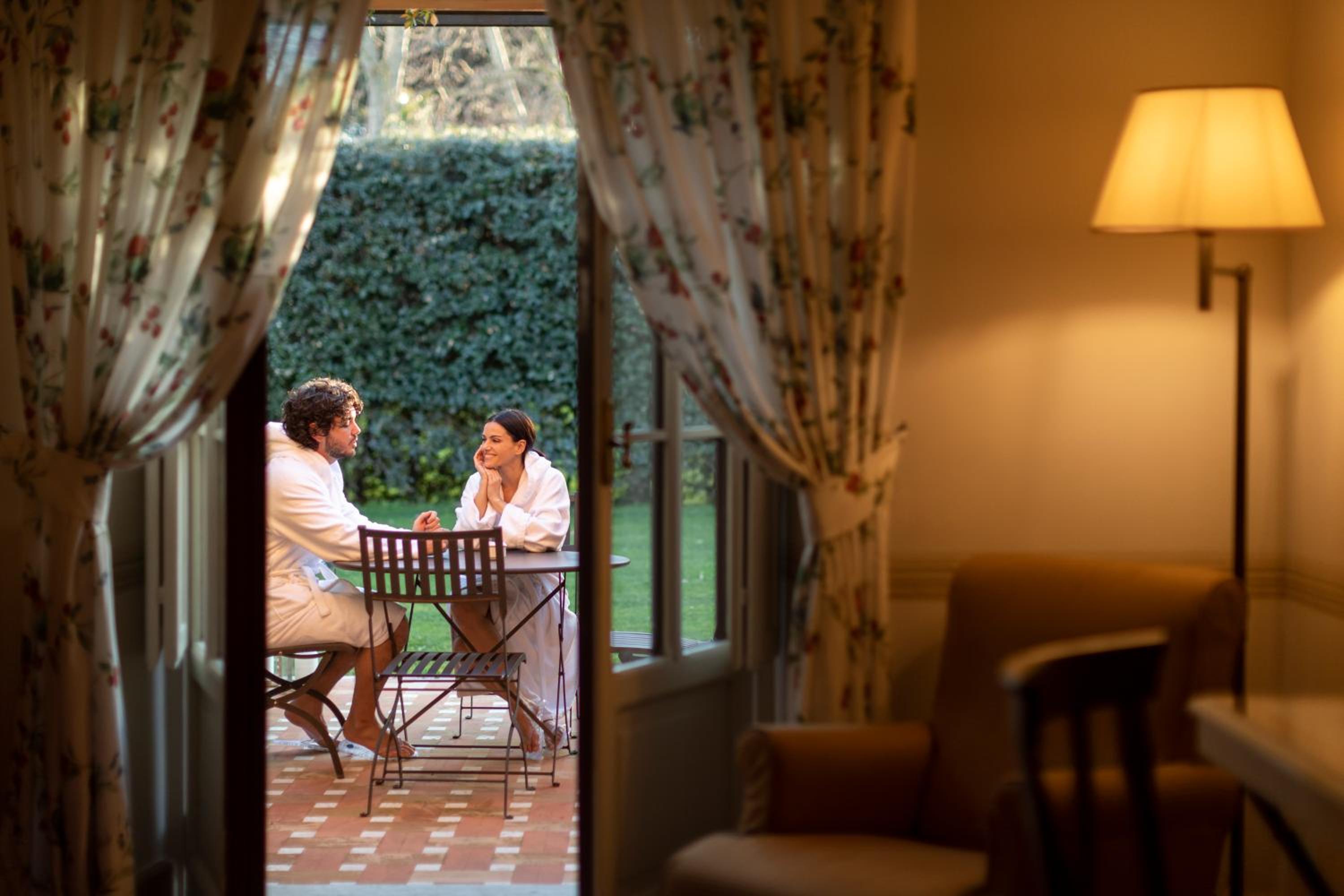 Romantic Double Room with Spa Package - Split Level photo 2