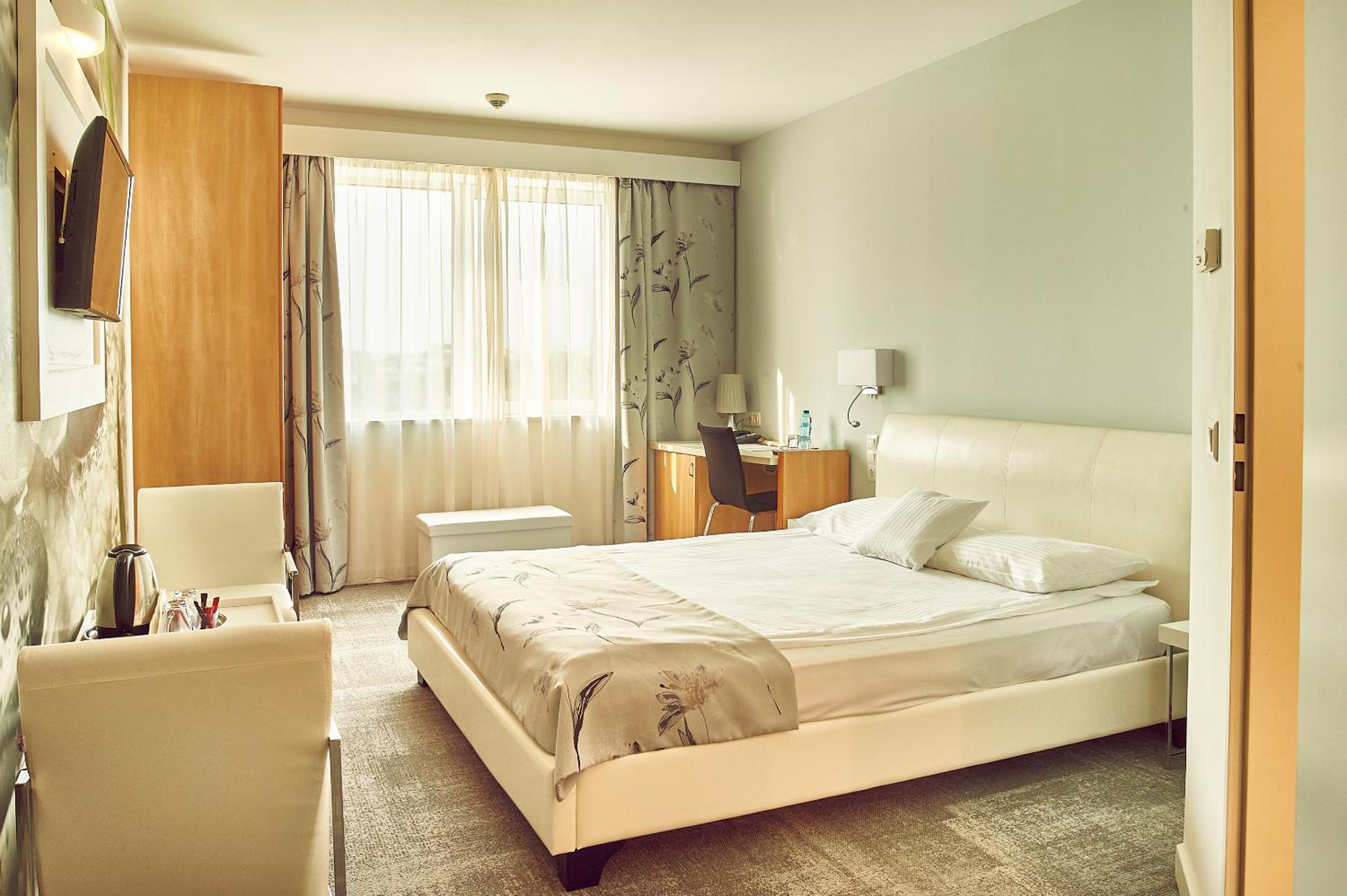 Standard Double Room - Photo 6