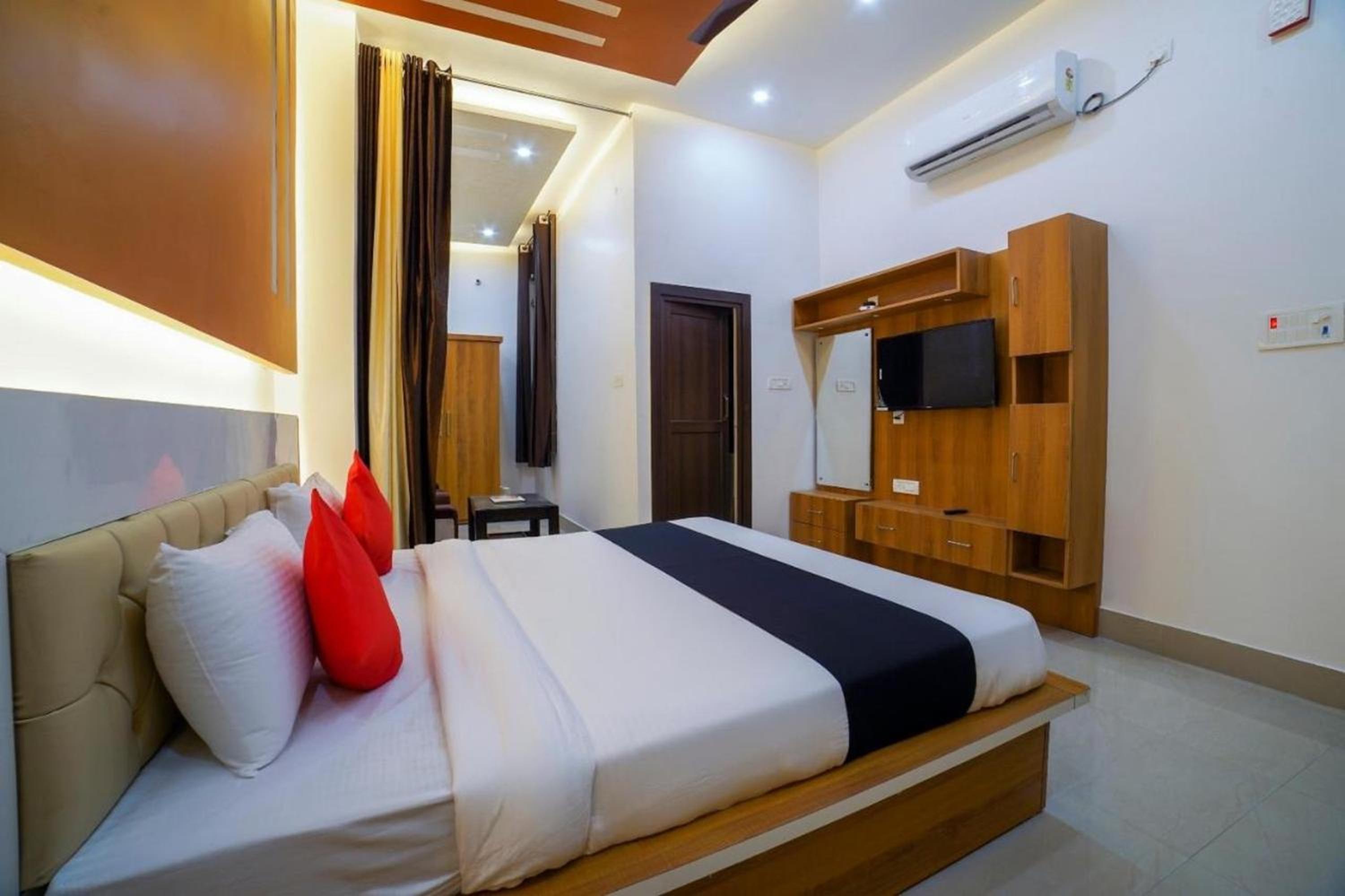 Deluxe Room - Photo 1
