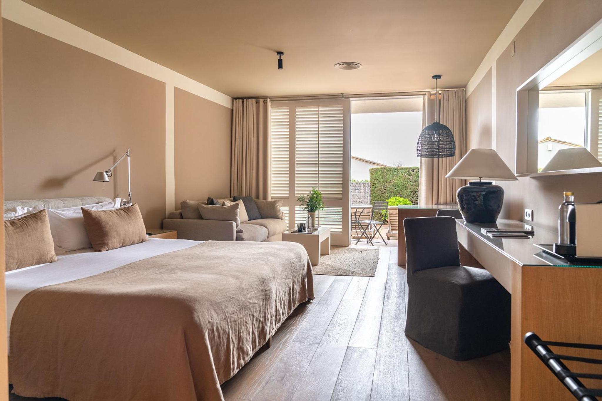 Suite with Garden View - Photo 3