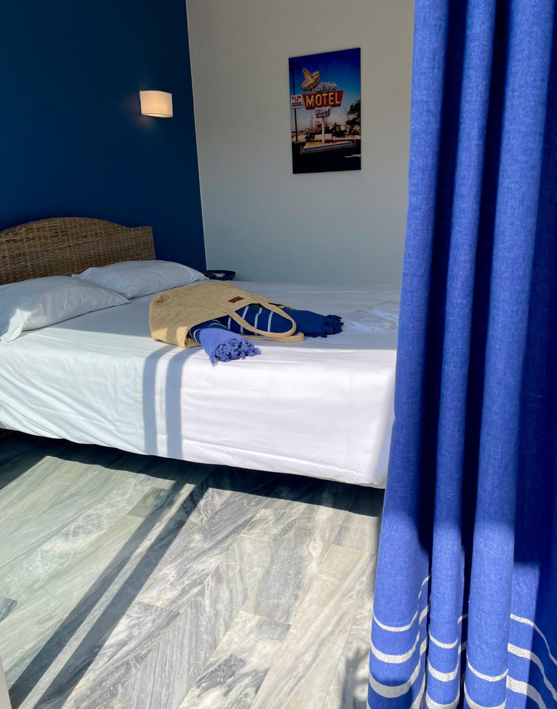 Twin/Double Motel Patio Room - Photo 4