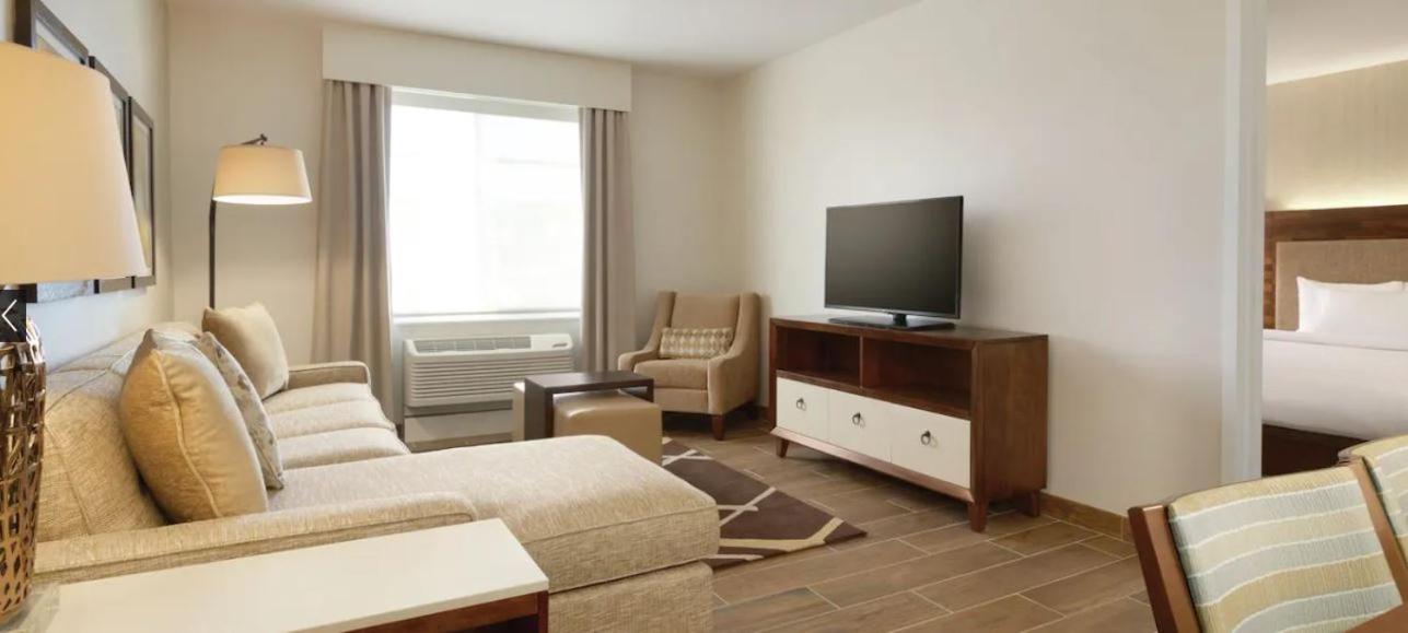 One-Bedroom King Suite - Photo 3