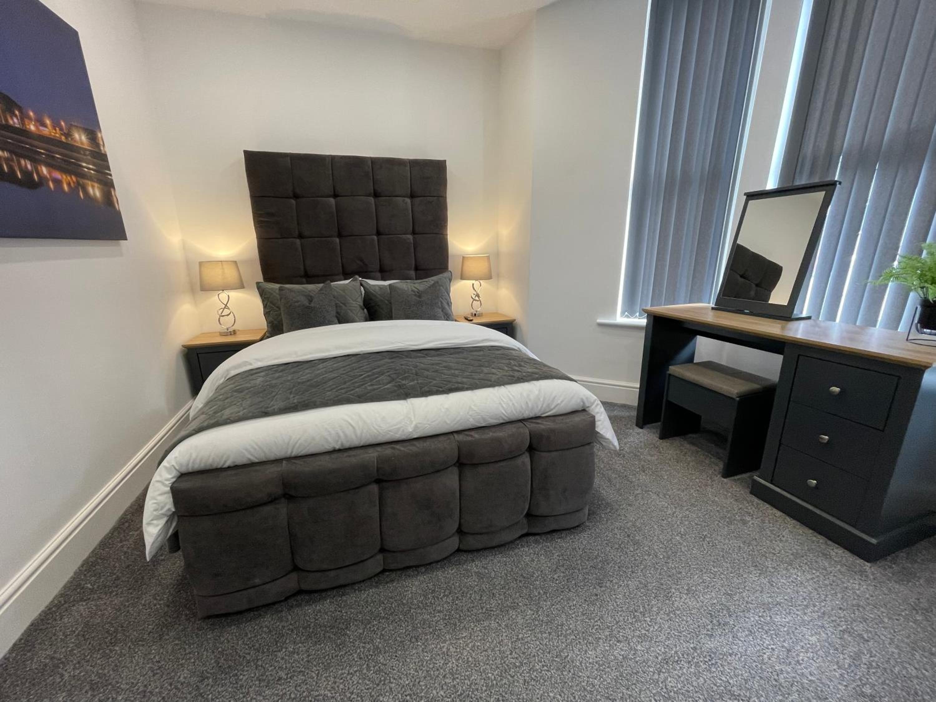 delux suite with spa bath and hot tub garden  - Photo 49