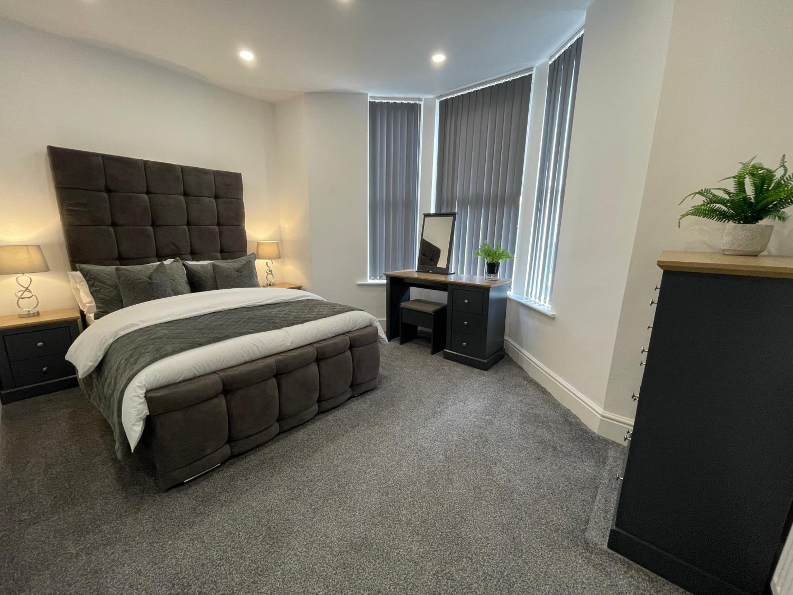 delux suite with spa bath and hot tub garden  - Photo 53