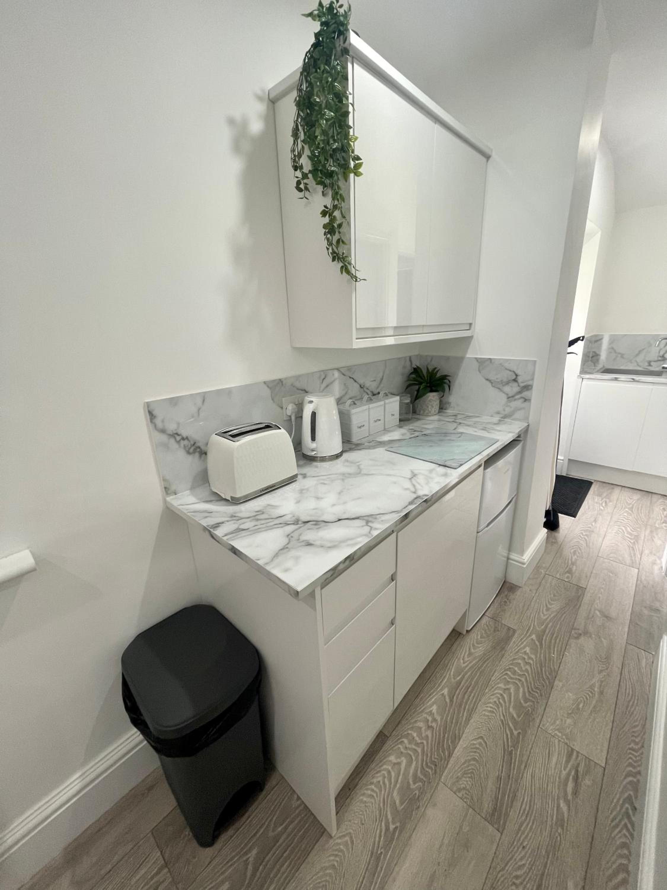 delux suite with spa bath and hot tub garden  - Photo 33