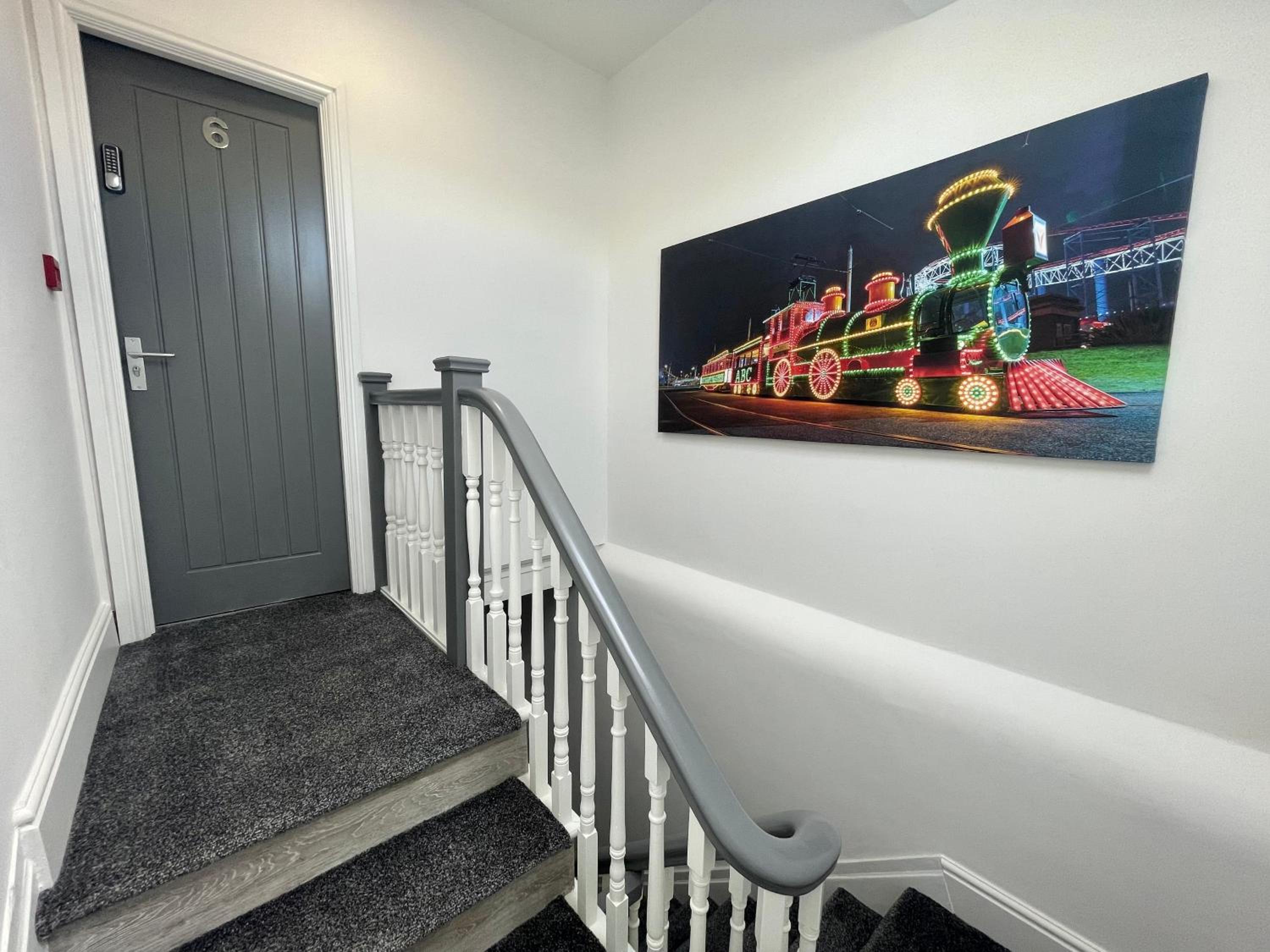 Basement Suite With Spa Bath (Height Restriction 5'10) - Photo 15