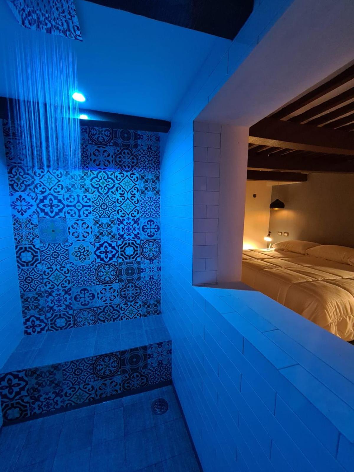Superior King Room - Photo 2
