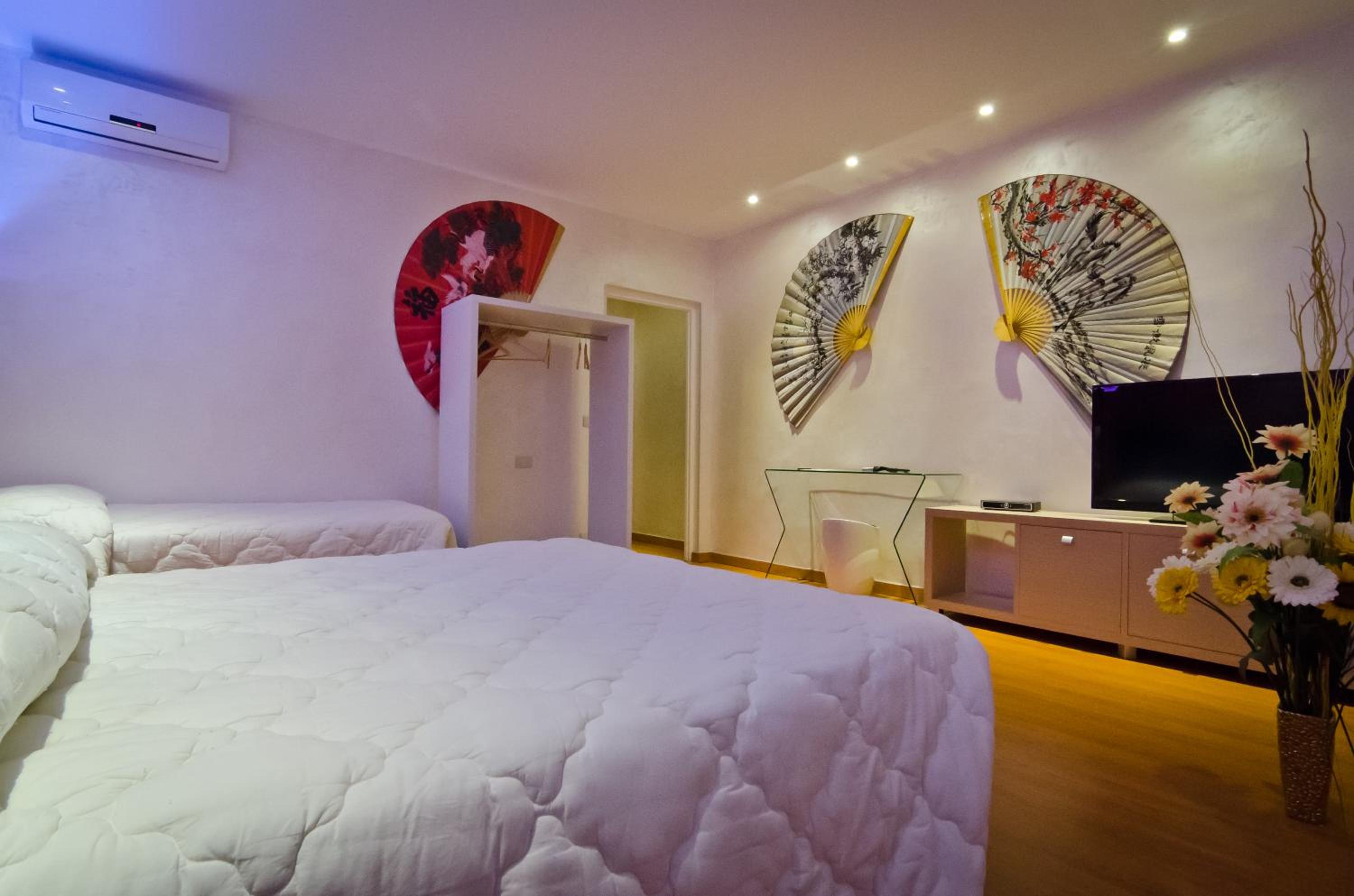 Double or Twin Room - Photo 12