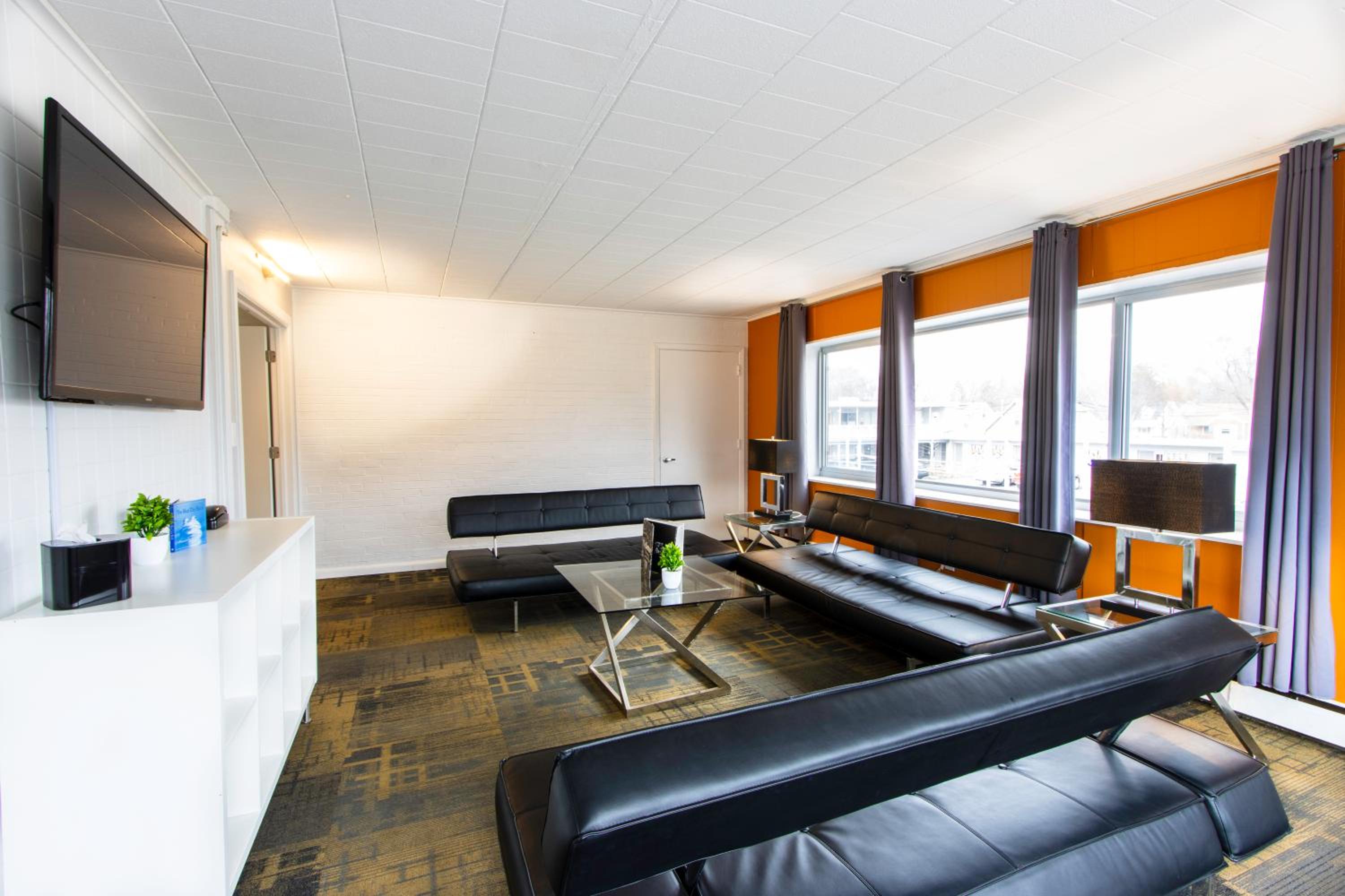 Superior Suite - City View