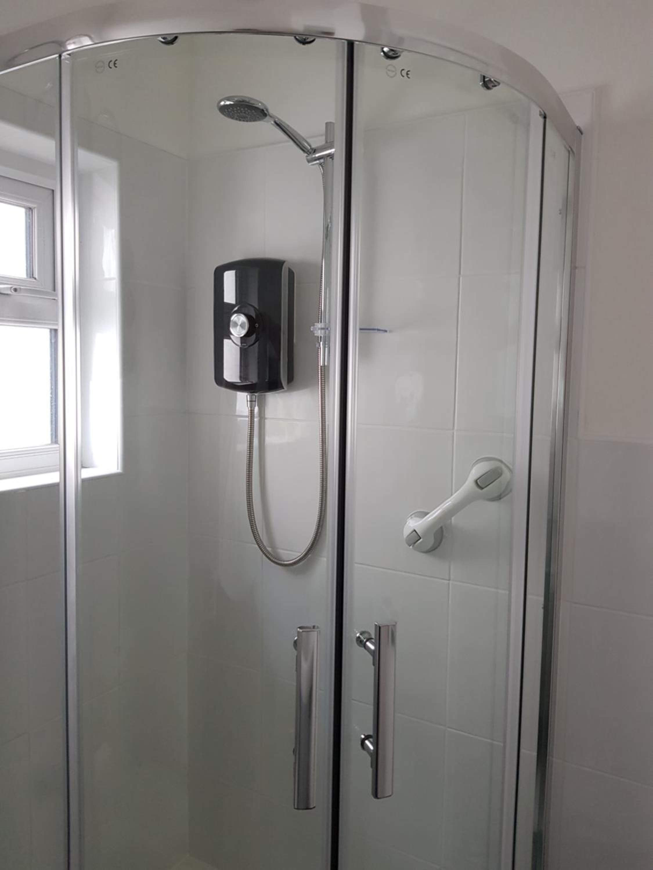 Double Room with Private Bathroom - Photo 4