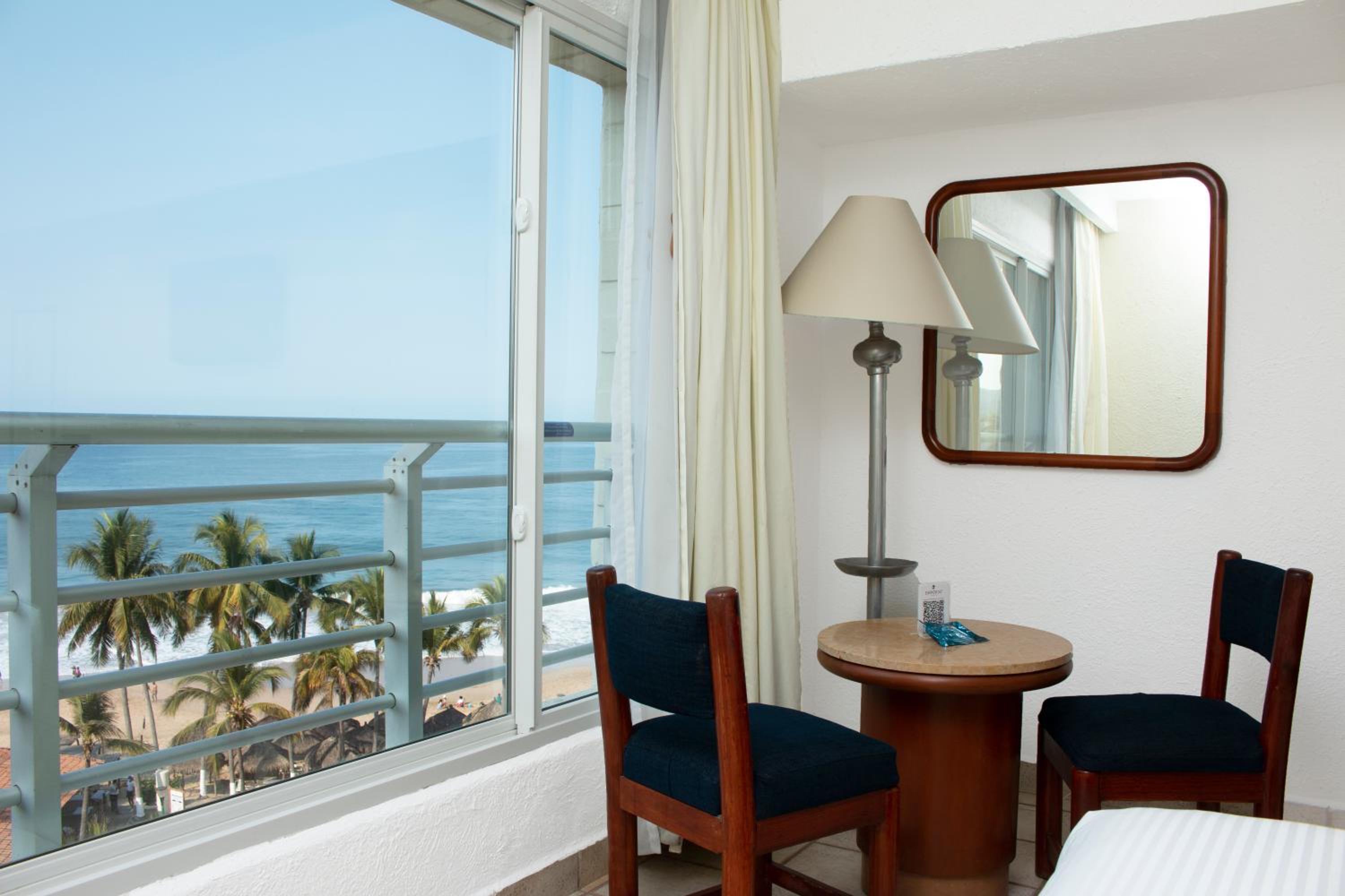 King Suite with Ocean View photo 3