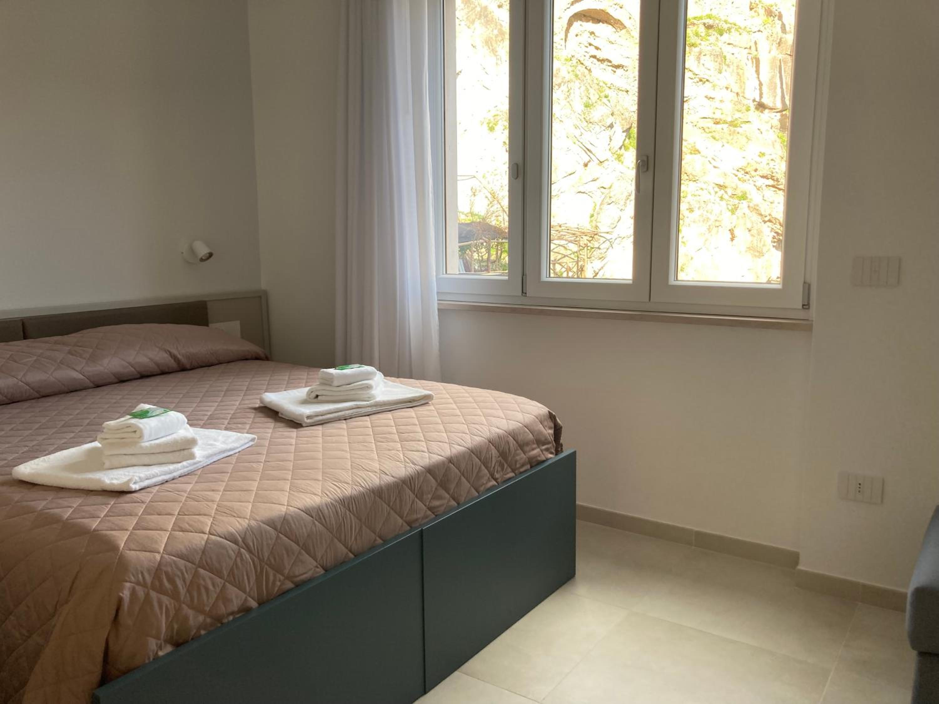 Standard Double Room - Photo 5