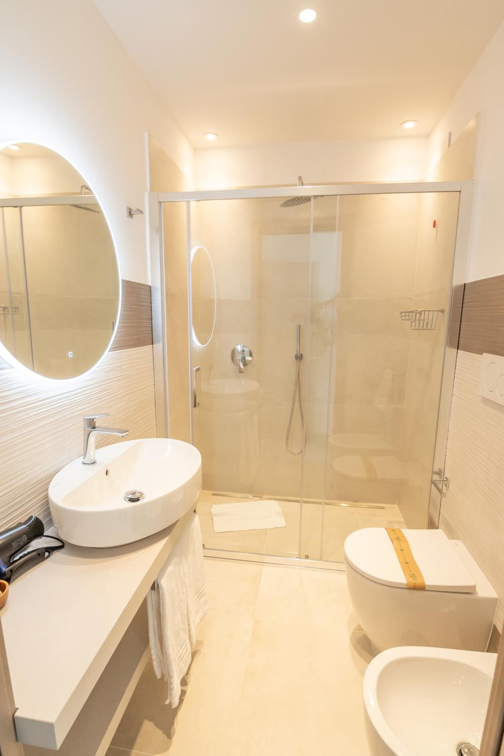 Standard Double Room - Photo 6