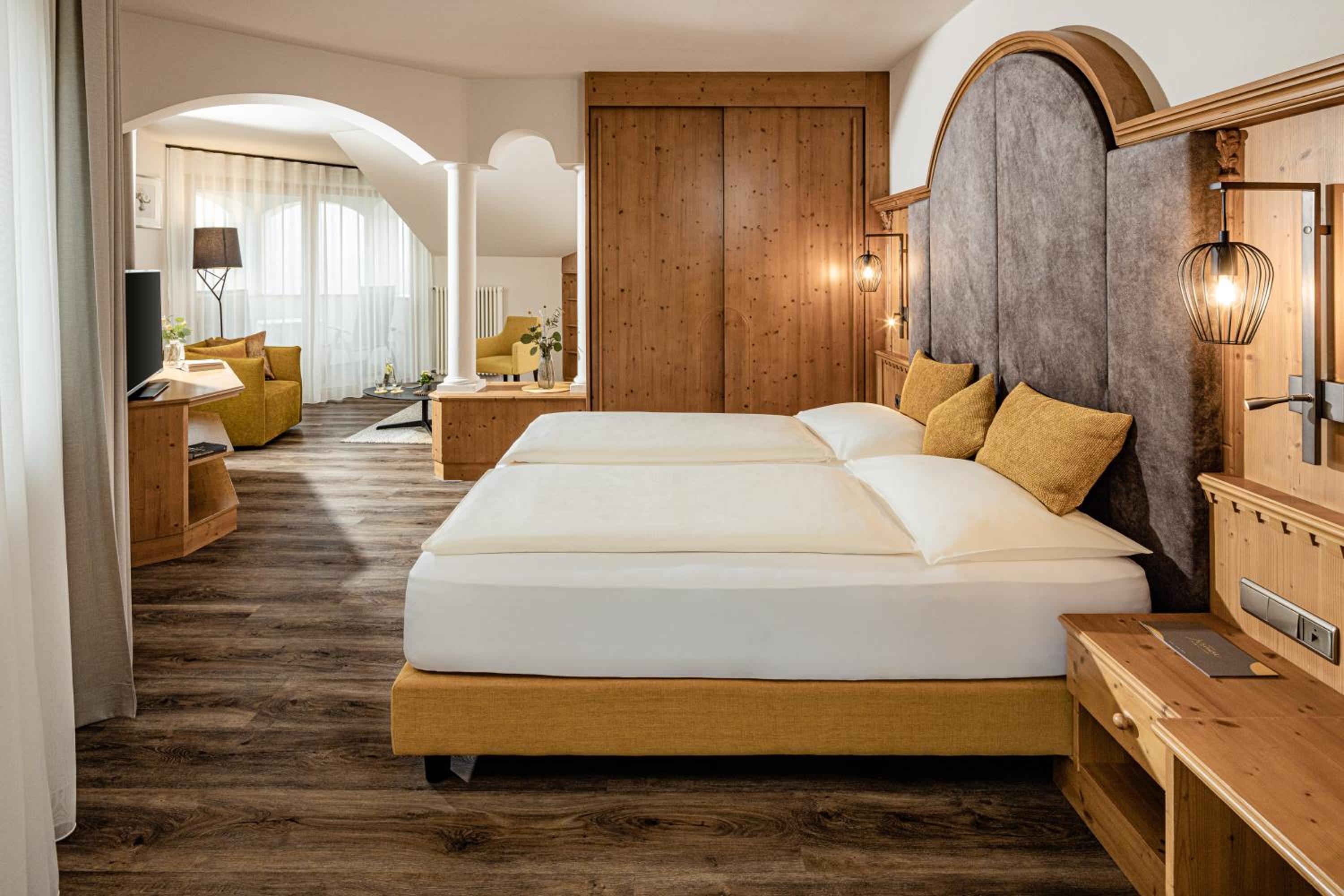 Junior Suite with Mountain View and Balcony photo 1