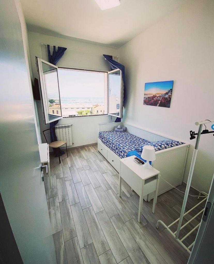 Budget Double Room - Photo 7