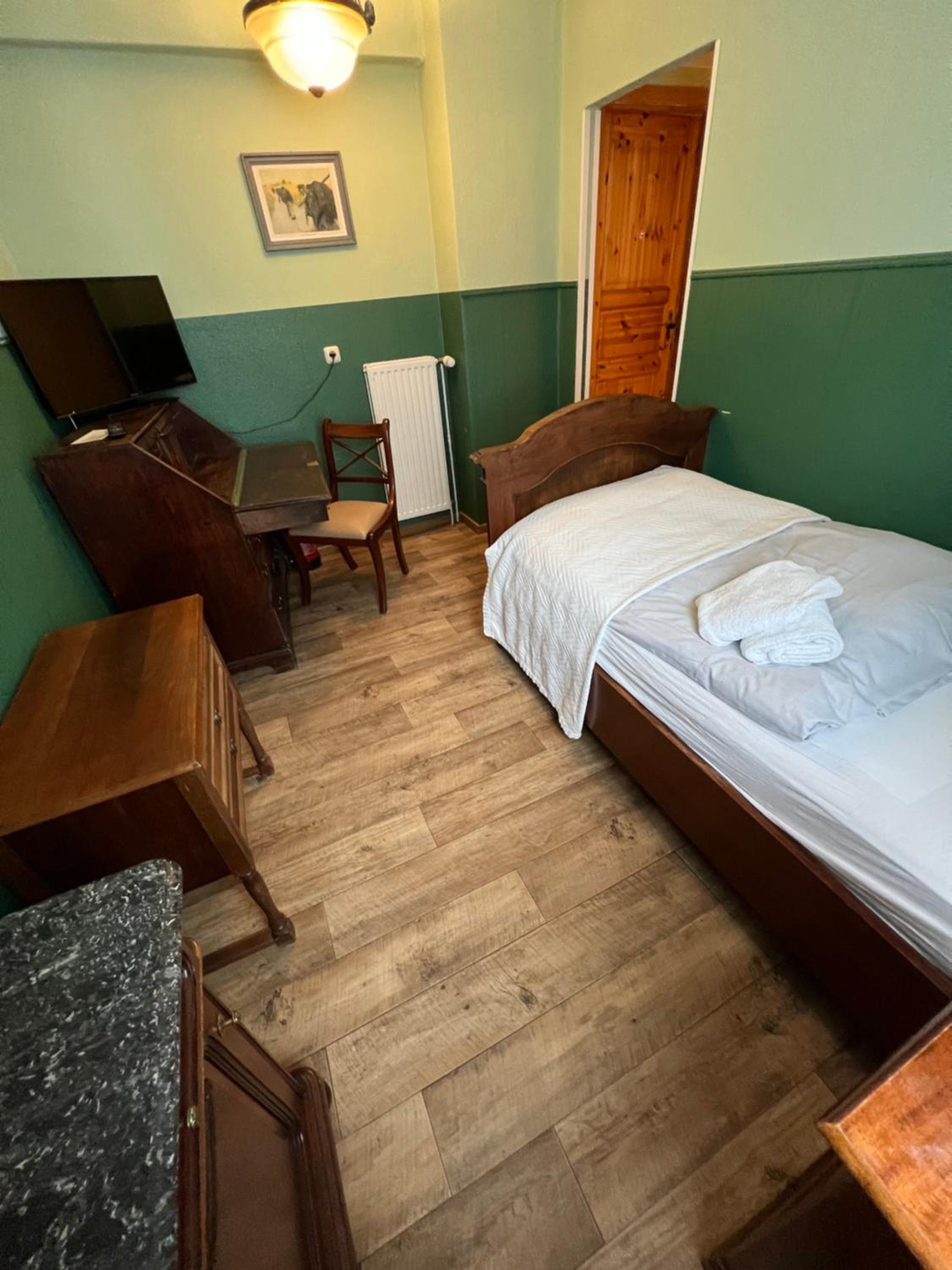Single Room photo 3