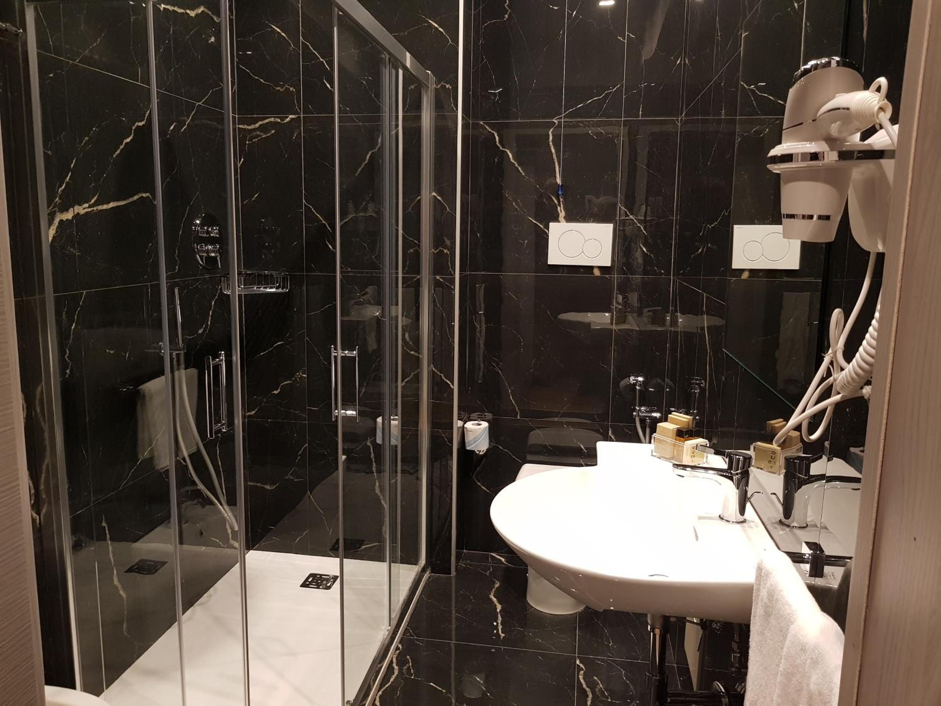 Superior Double Room - Photo 8
