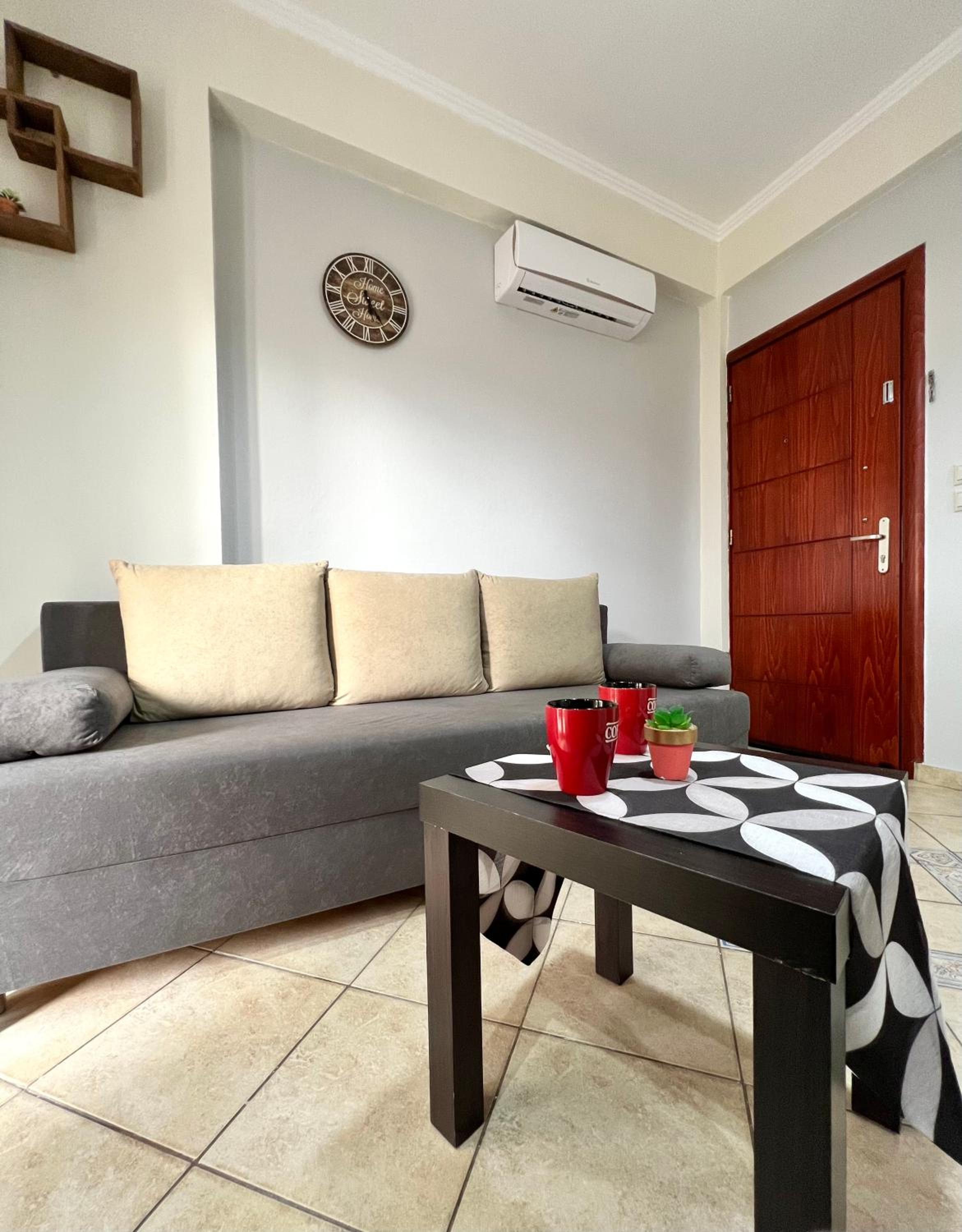 One-Bedroom Apartment - Photo 4