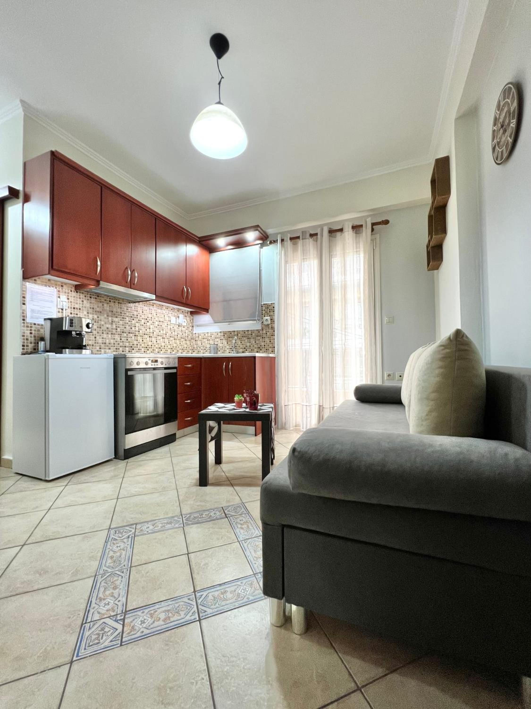 One-Bedroom Apartment - Photo 5