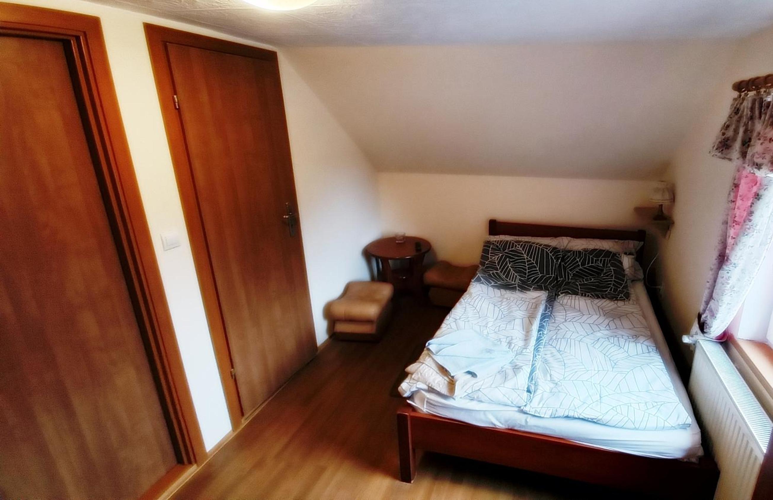 Quadruple Room with Private Bathroom - Photo 2