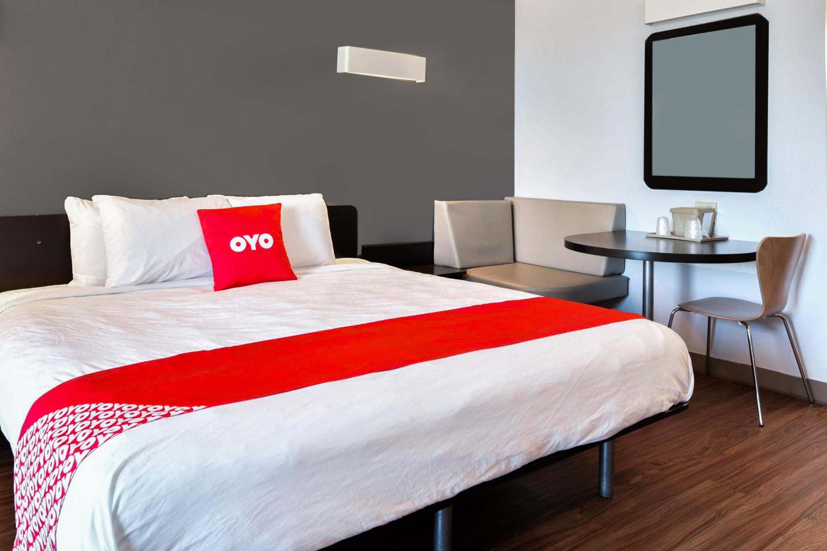 King Bed Non-Smoking photo 1