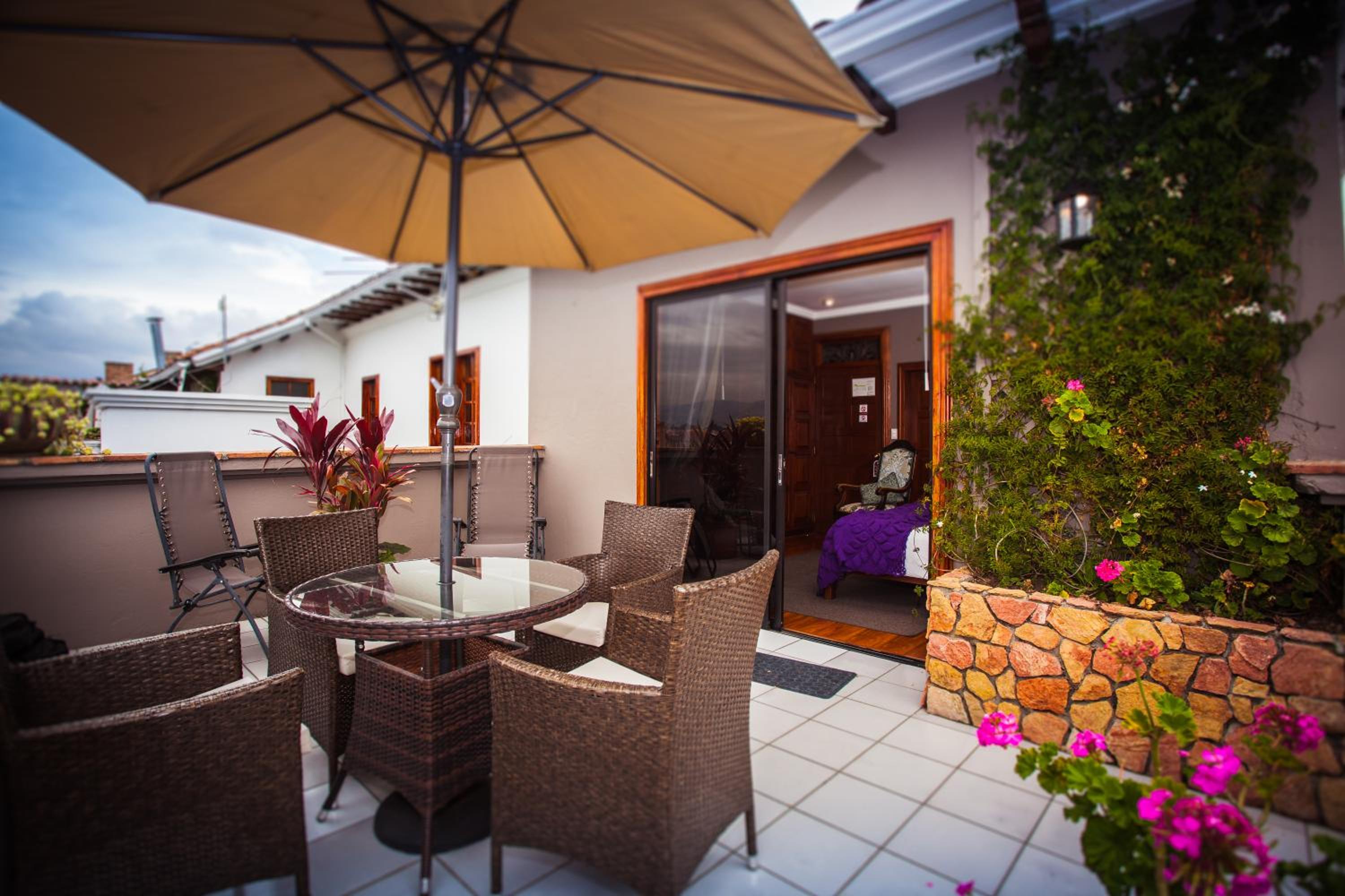 King Suite with Balcony photo 3