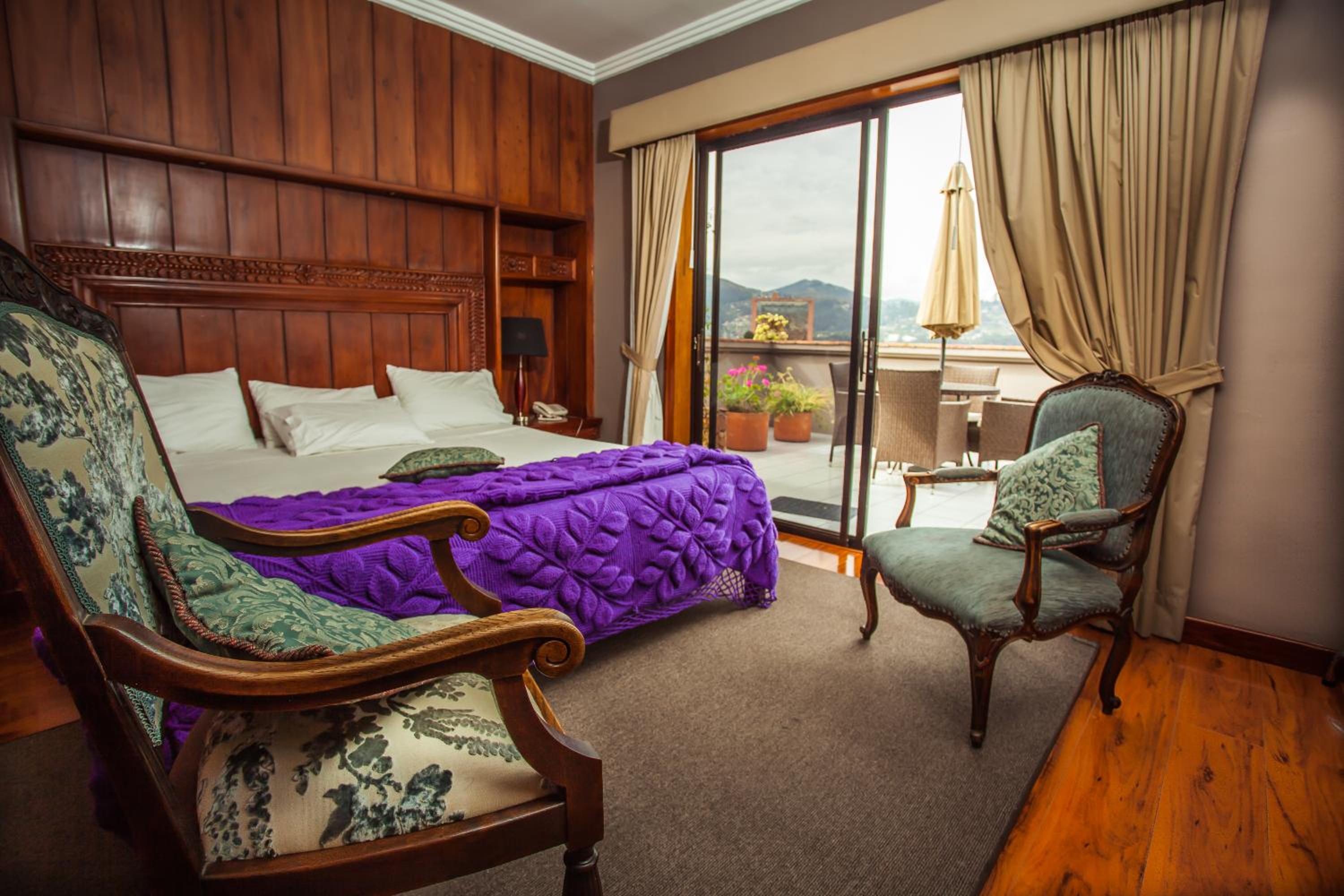 King Suite with Balcony photo 1