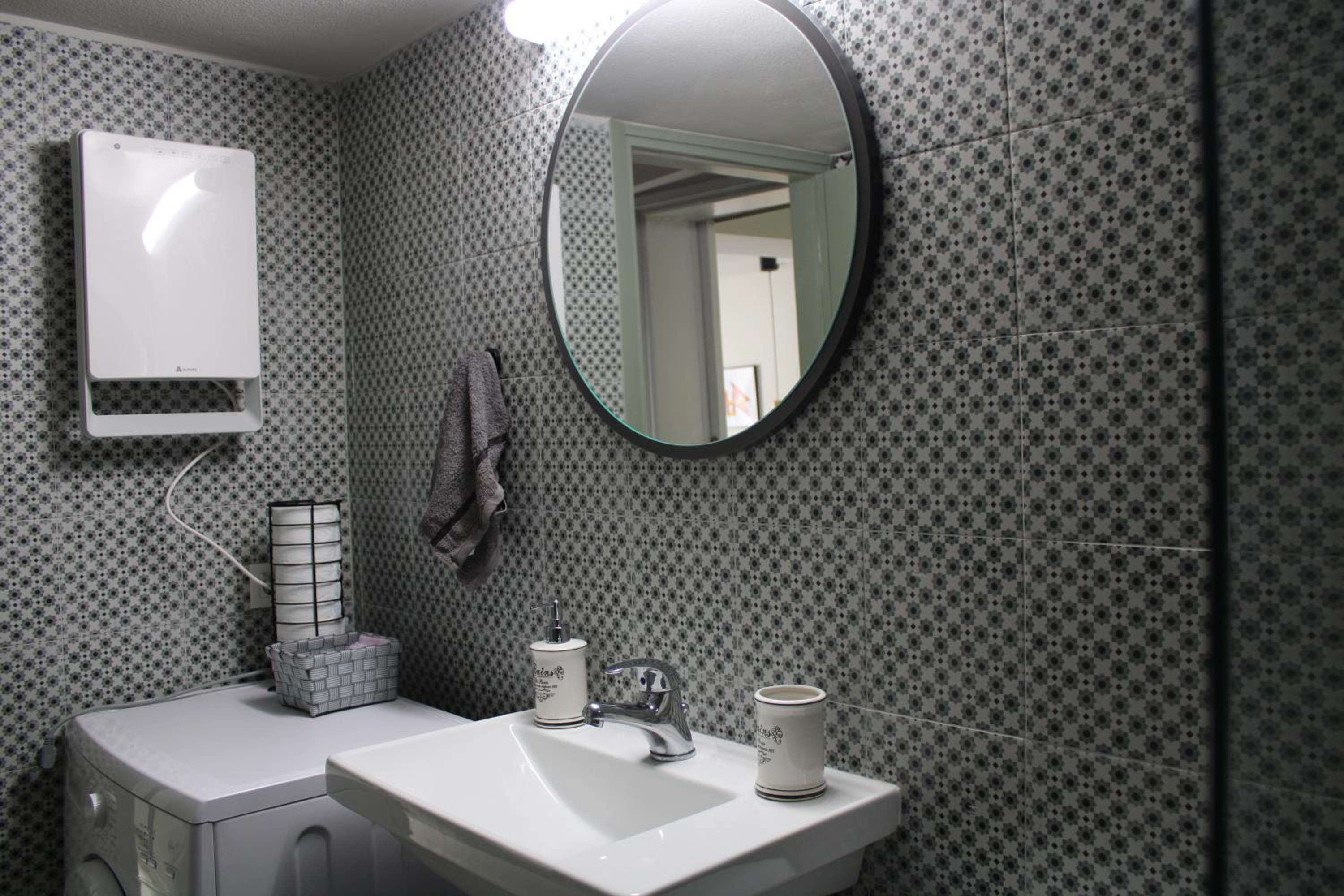 One-Bedroom House - Photo 23