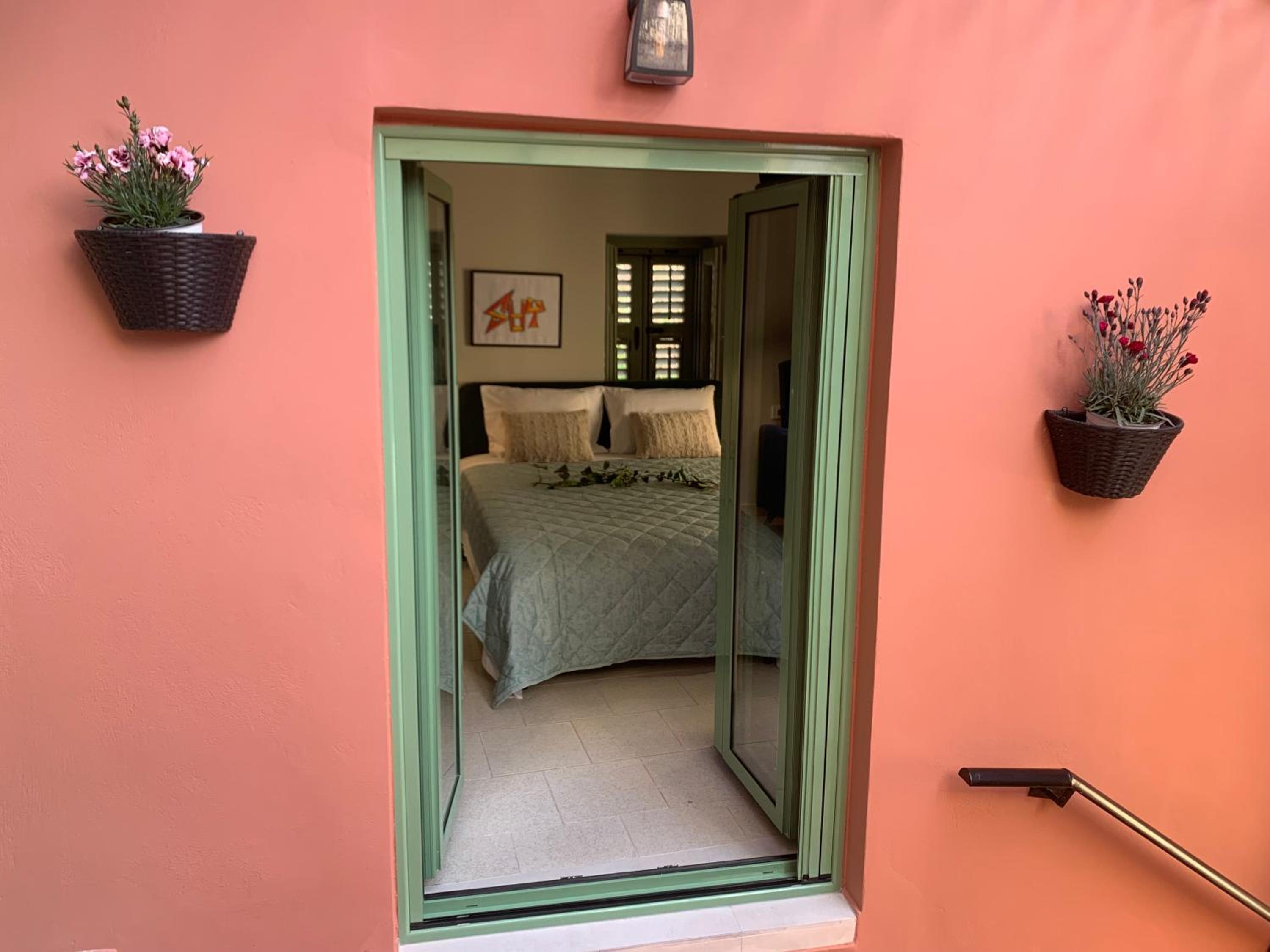 One-Bedroom House - Photo 15