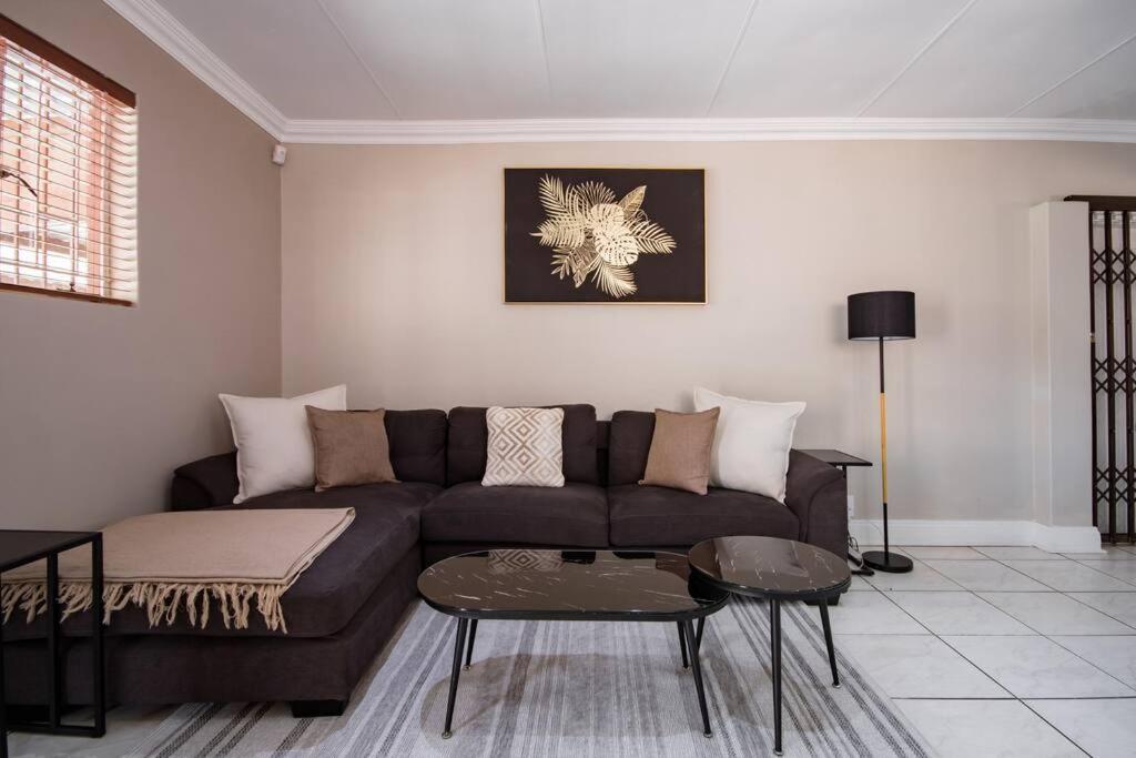 One-Bedroom Apartment - Photo 2